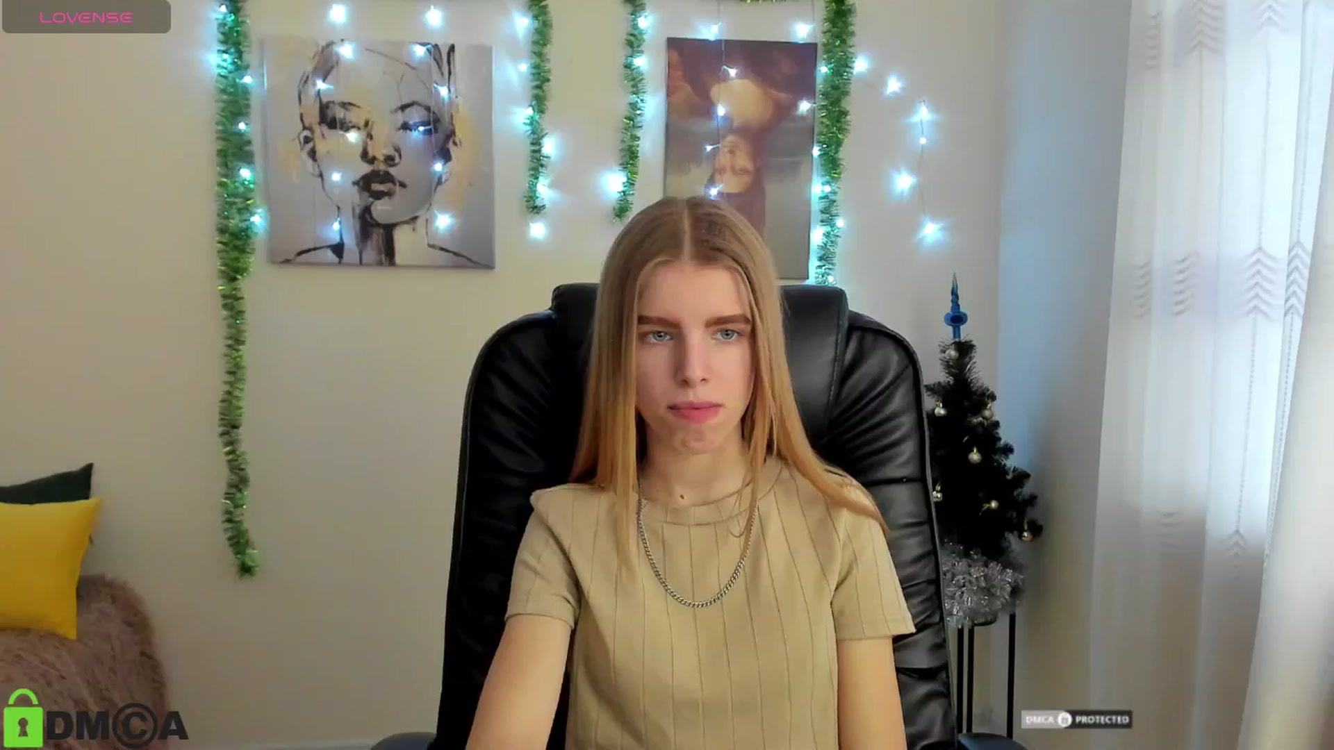 Gallery image thumbnail from Goldy_Emma's myfreecams stream on, 01/03/2025, 12:50 image 8 of 20
