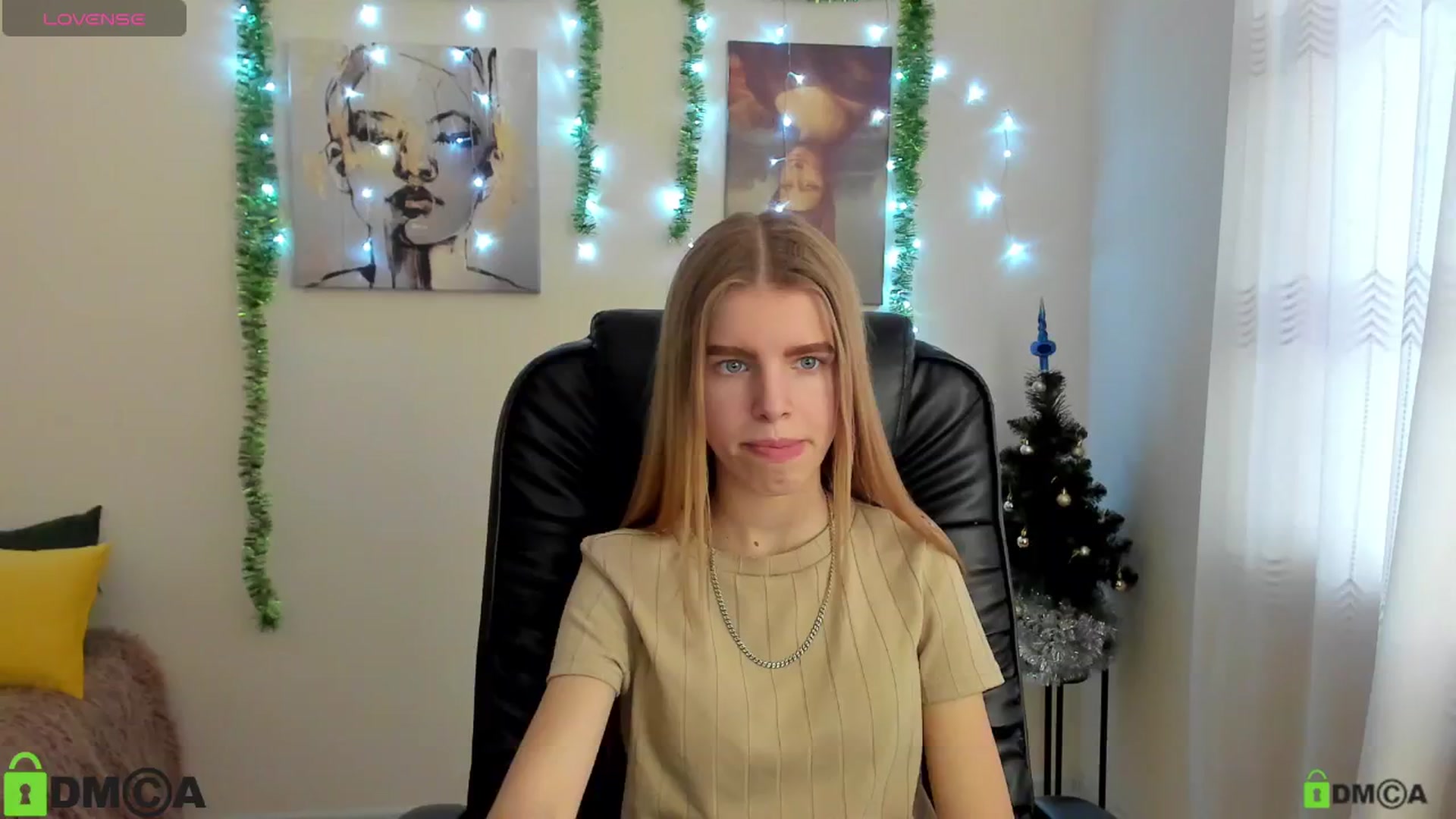 Gallery image thumbnail from Goldy_Emma's myfreecams stream on, 01/03/2025, 12:50 image 3 of 20