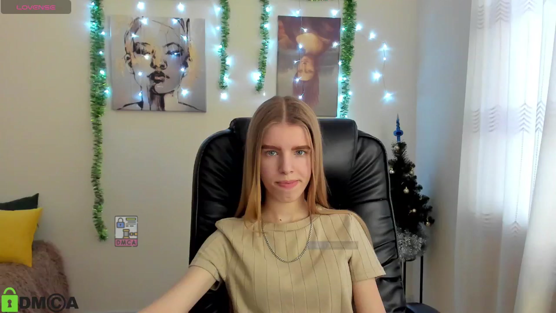 Gallery image thumbnail from Goldy_Emma's myfreecams stream on, 01/03/2025, 12:50 image 17 of 20