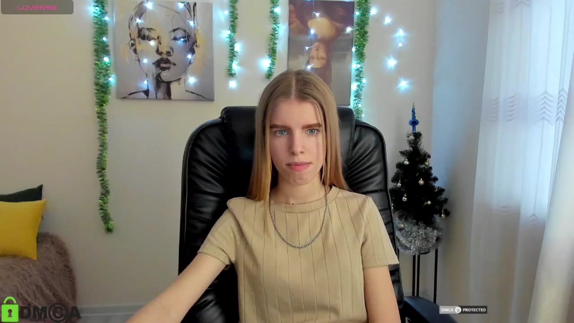 Gallery image thumbnail from Goldy_Emma's myfreecams stream on, 01/03/2025, 13:18 image 15 of 20