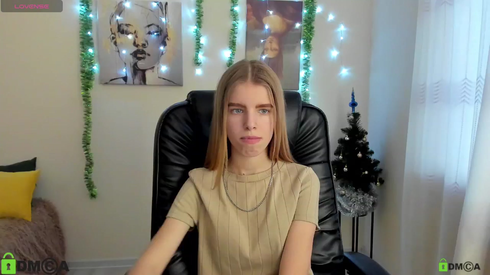 Gallery image thumbnail from Goldy_Emma's myfreecams stream on, 01/03/2025, 13:18 image 19 of 20