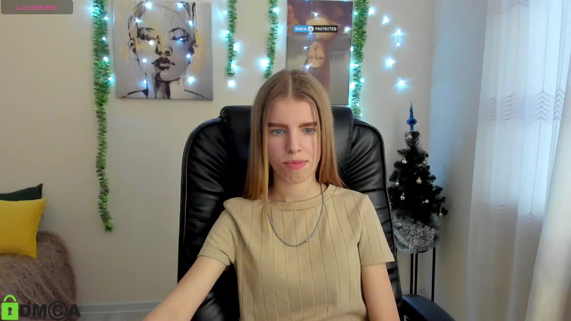 Gallery image thumbnail from Goldy_Emma's myfreecams stream on, 01/03/2025, 13:18 image 12 of 20