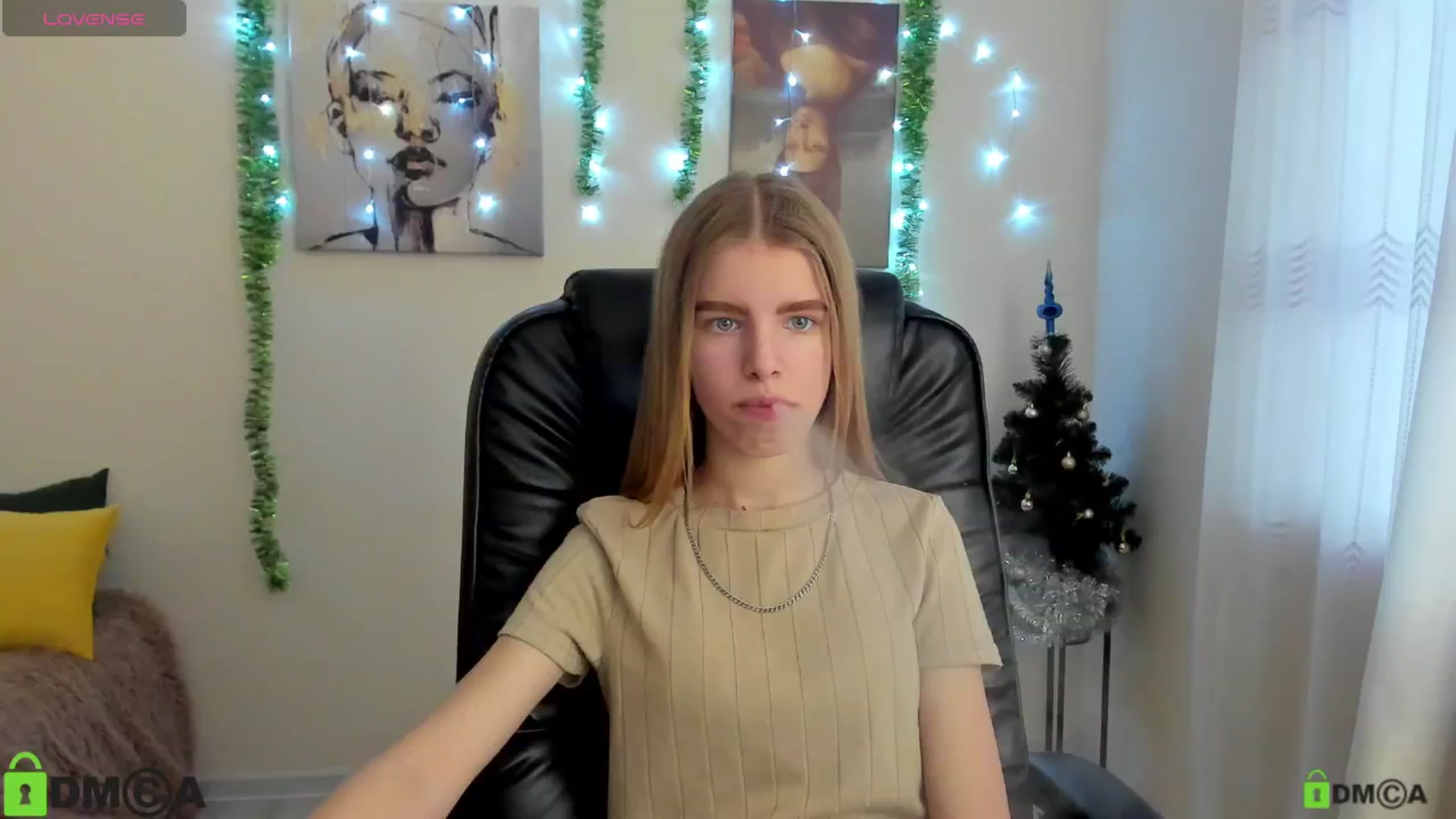 Gallery image thumbnail from Goldy_Emma's myfreecams stream on, 01/03/2025, 13:18 image 18 of 20