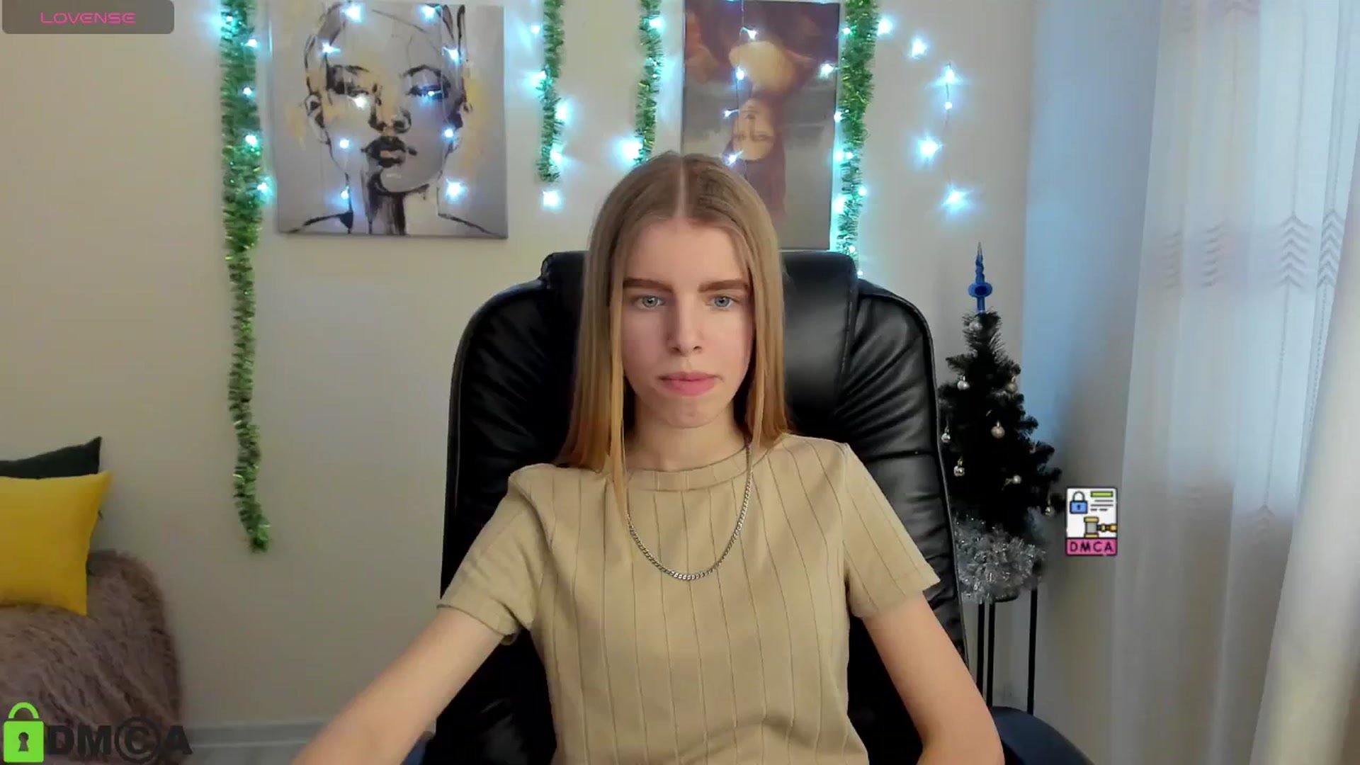 Gallery image thumbnail from Goldy_Emma's myfreecams stream on, 01/03/2025, 13:18 image 2 of 20