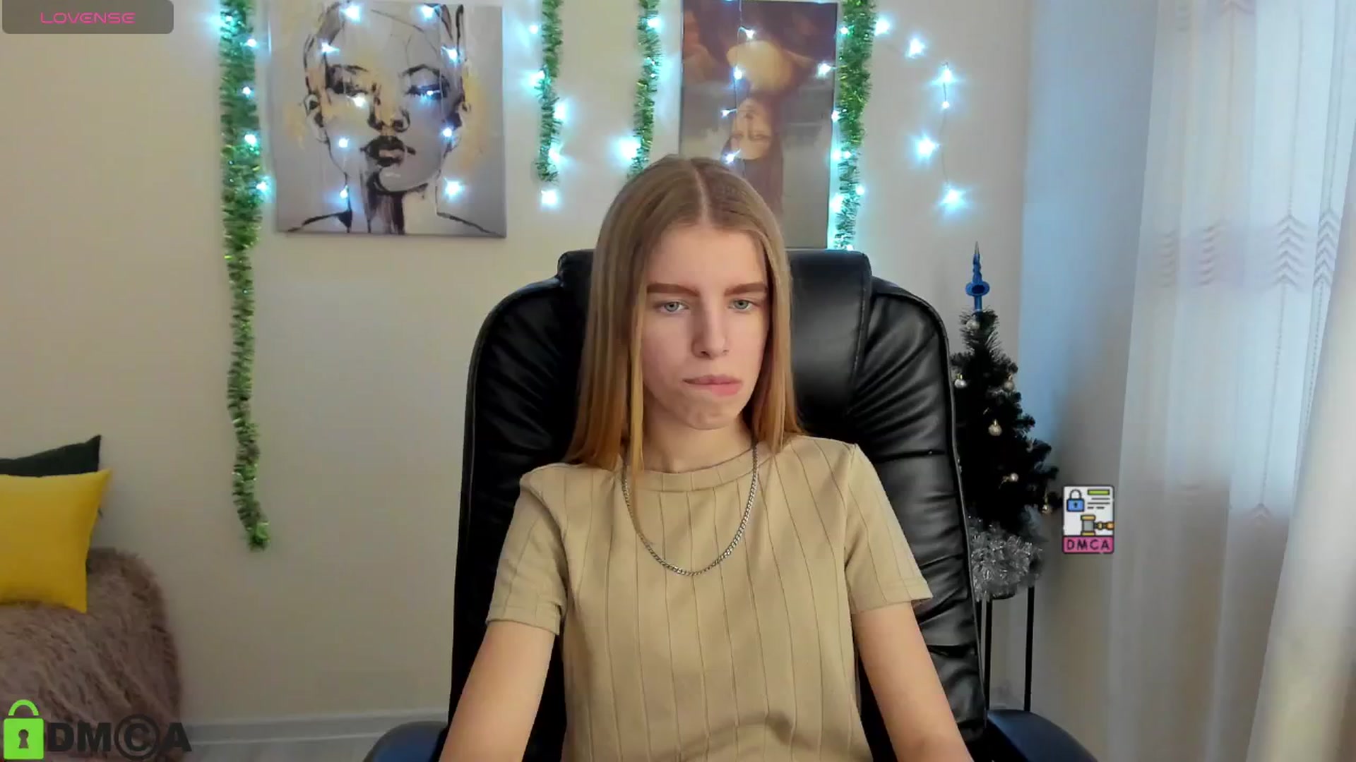 Gallery image thumbnail from Goldy_Emma's myfreecams stream on, 01/03/2025, 13:18 image 4 of 20