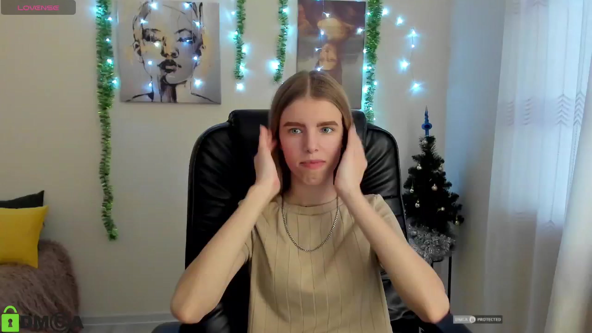 Gallery image thumbnail from Goldy_Emma's myfreecams stream on, 01/03/2025, 13:18 image 13 of 20