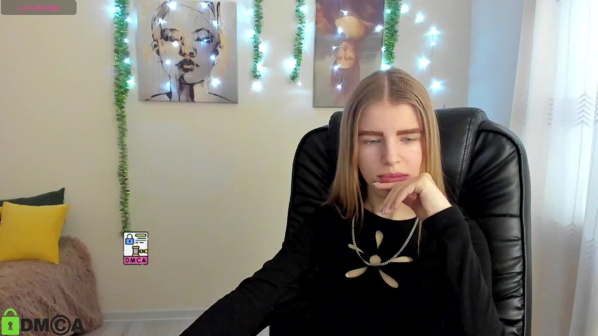 Gallery image thumbnail from Goldy_Emma's myfreecams stream on, 01/04/2025, 07:30 image 10 of 20