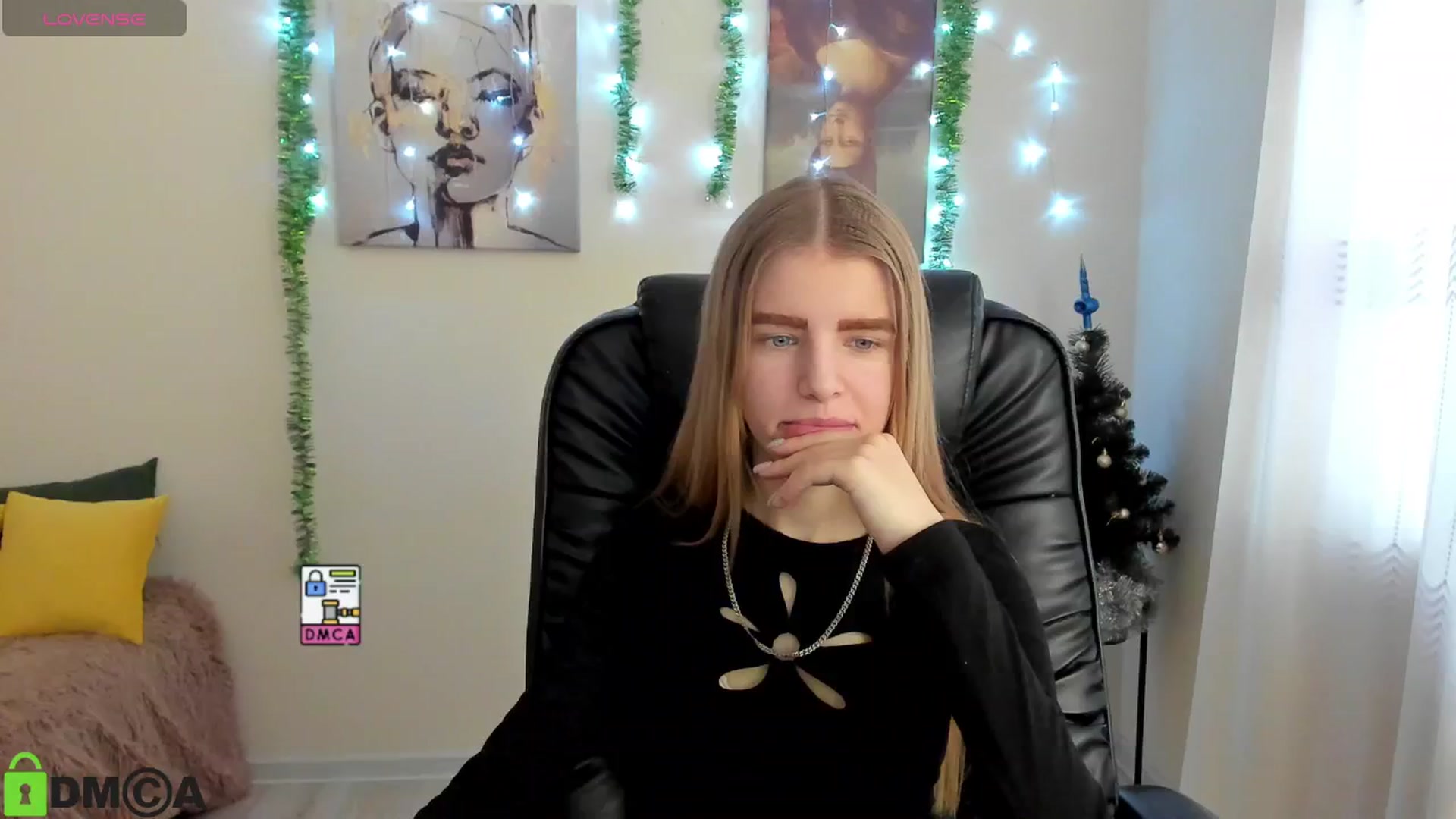 Gallery image thumbnail from Goldy_Emma's myfreecams stream on, 01/04/2025, 07:30 image 17 of 20