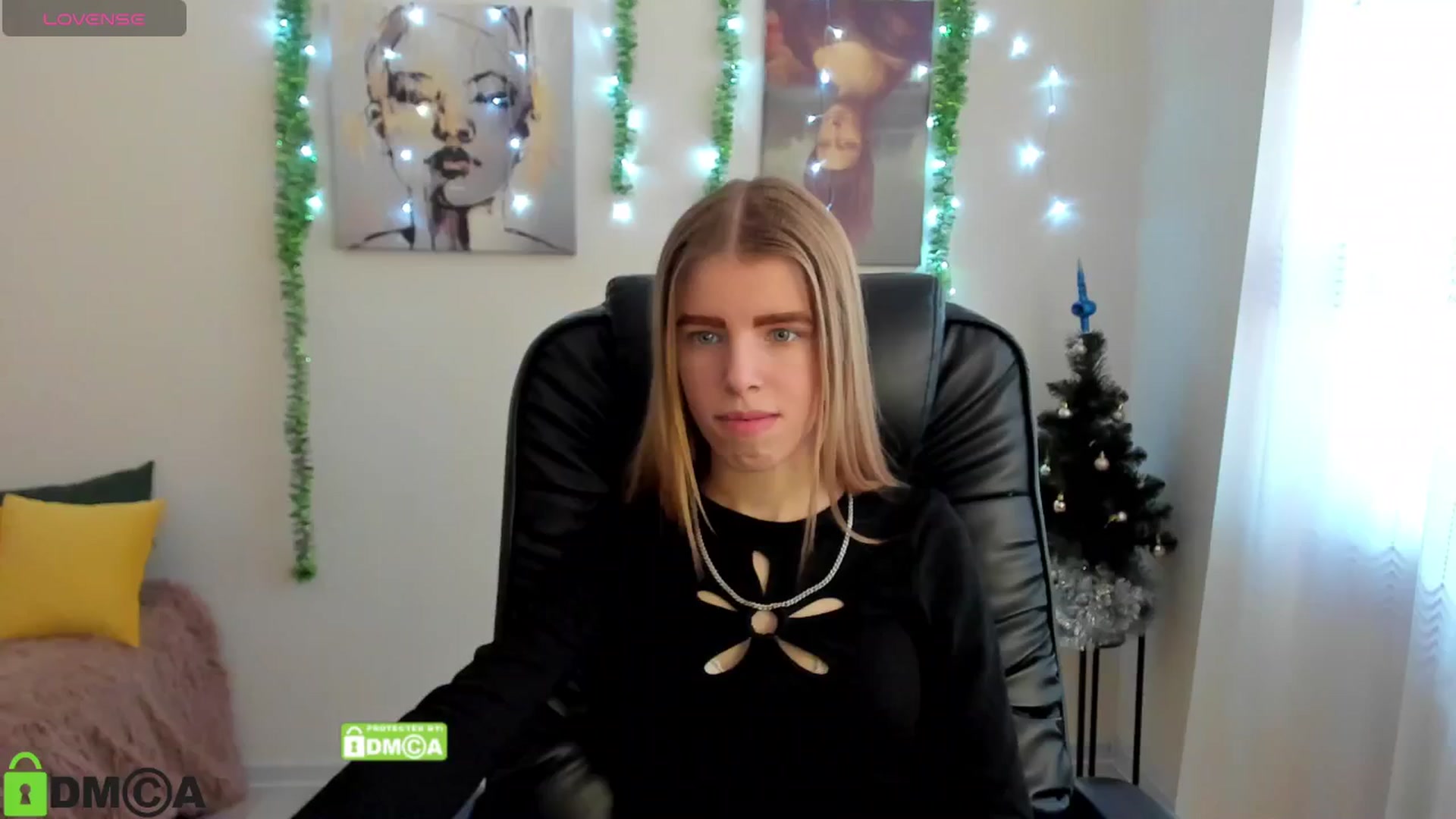 Gallery image thumbnail from Goldy_Emma's myfreecams stream on, 01/04/2025, 08:33 image 19 of 20