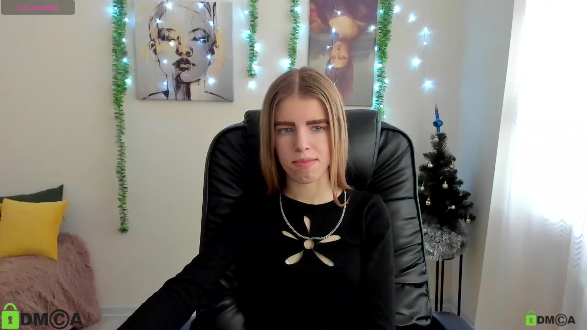 Gallery image thumbnail from Goldy_Emma's myfreecams stream on, 01/04/2025, 08:33 image 12 of 20