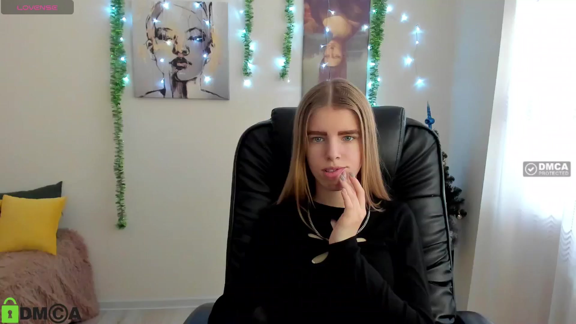 Gallery image thumbnail from Goldy_Emma's myfreecams stream on, 01/04/2025, 08:33 image 7 of 20