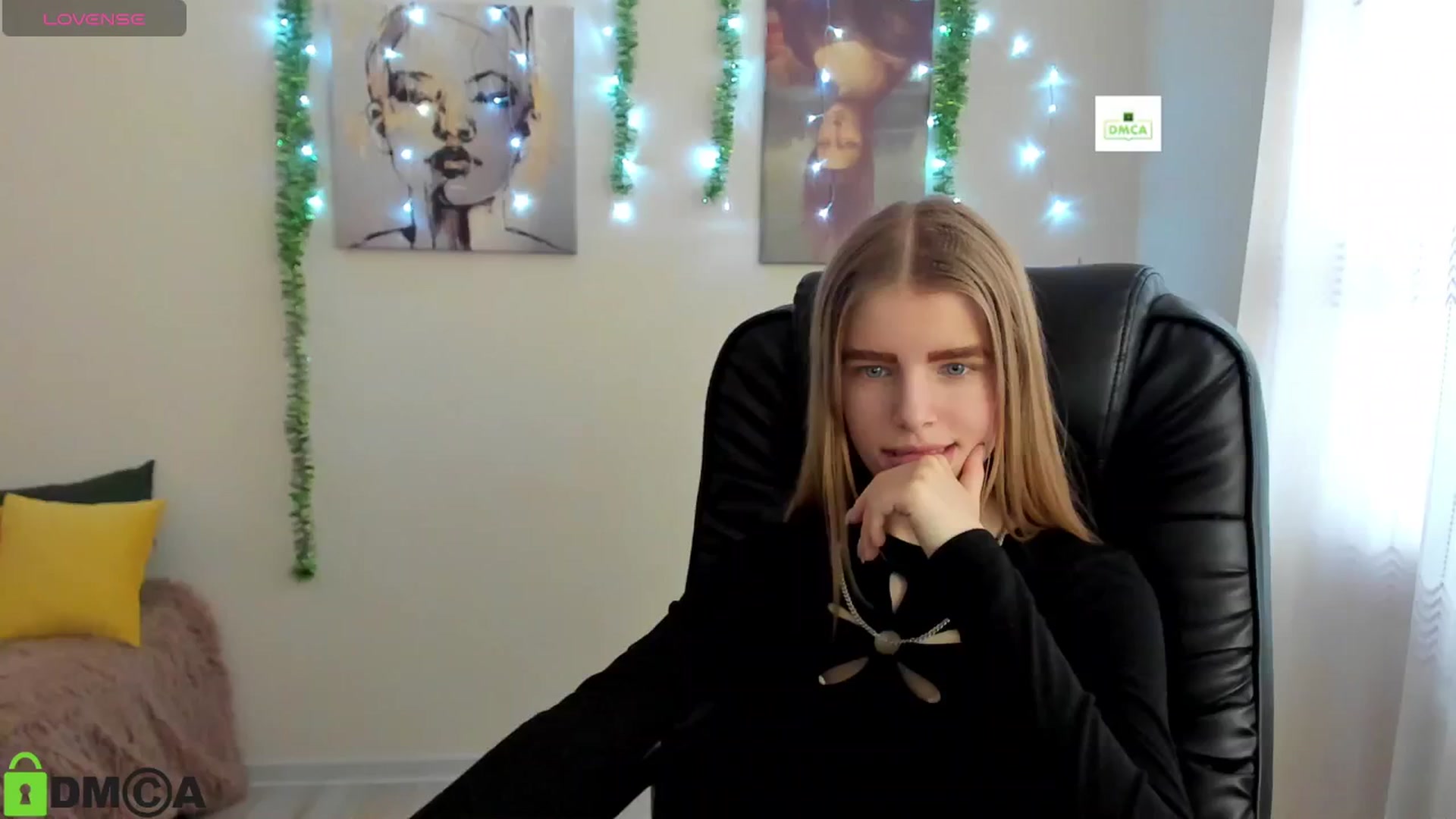 Gallery image thumbnail from Goldy_Emma's myfreecams stream on, 01/04/2025, 08:33 image 3 of 20