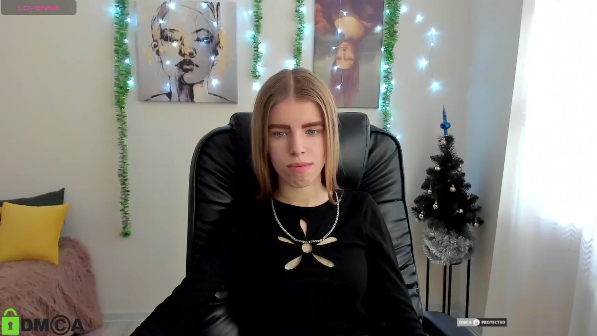 Gallery image thumbnail from Goldy_Emma's myfreecams stream on, 01/04/2025, 08:33 image 11 of 20