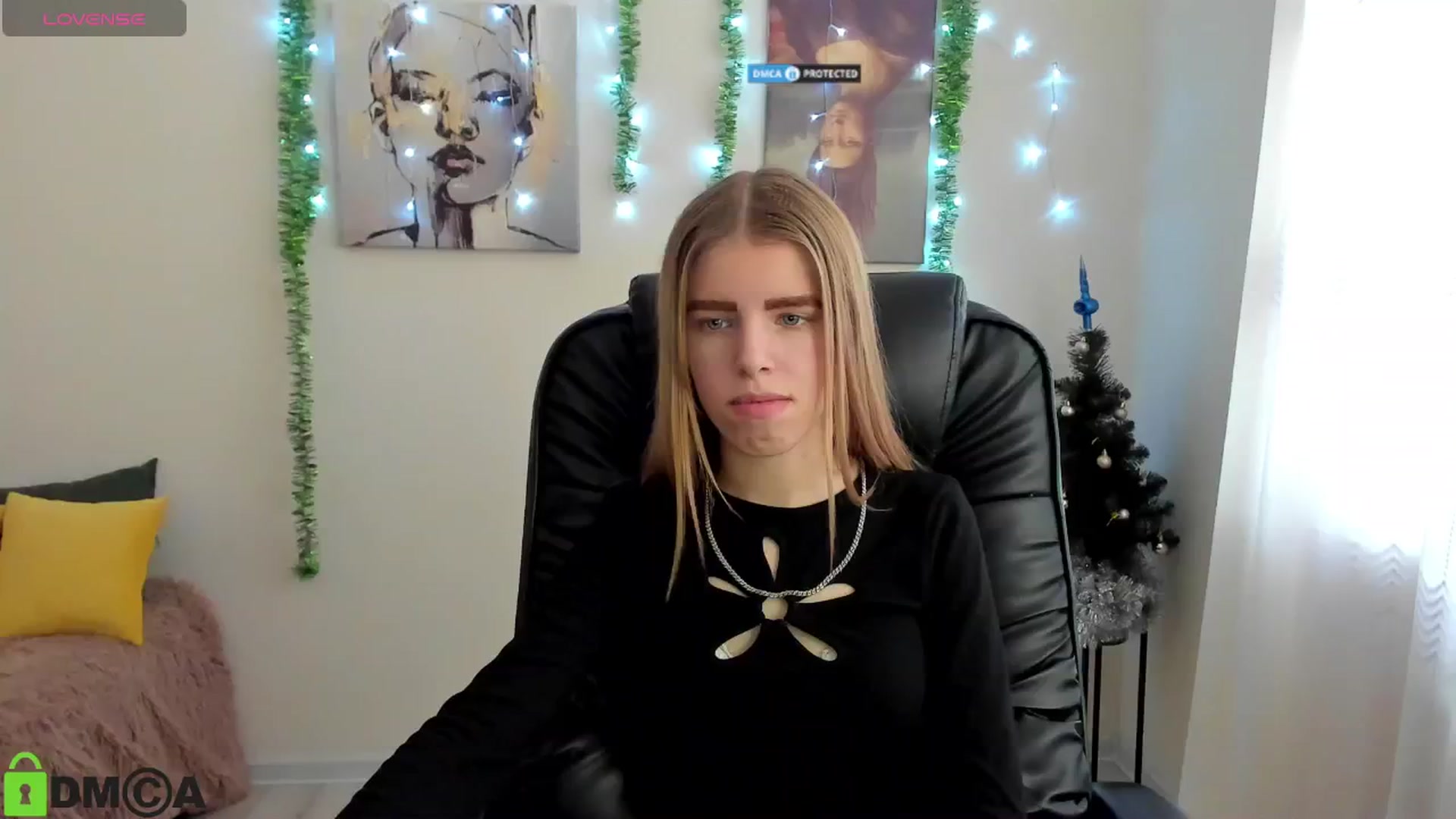 Gallery image thumbnail from Goldy_Emma's myfreecams stream on, 01/04/2025, 08:33 image 10 of 20