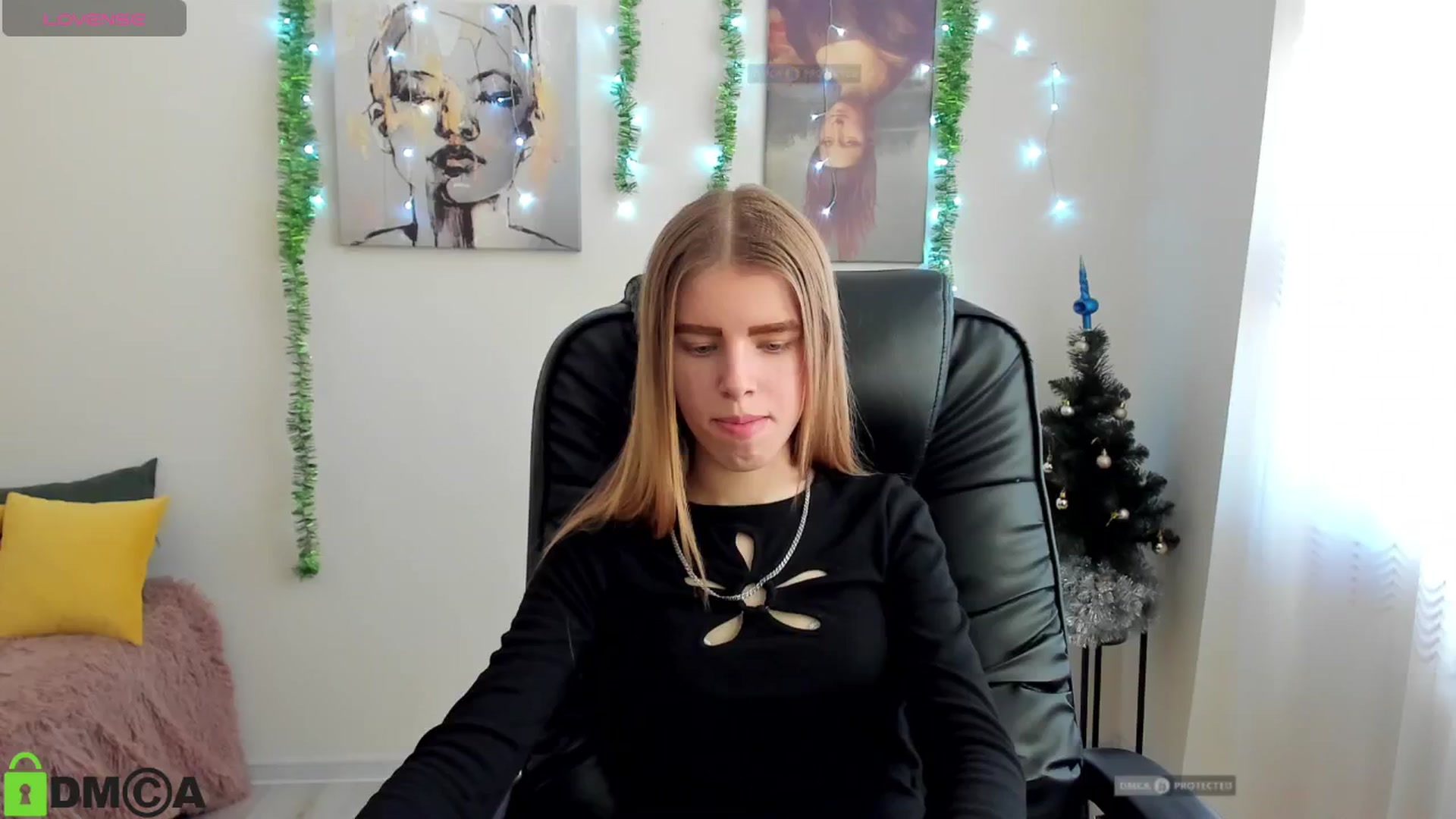 Gallery image thumbnail from Goldy_Emma's myfreecams stream on, 01/04/2025, 09:19 image 17 of 20