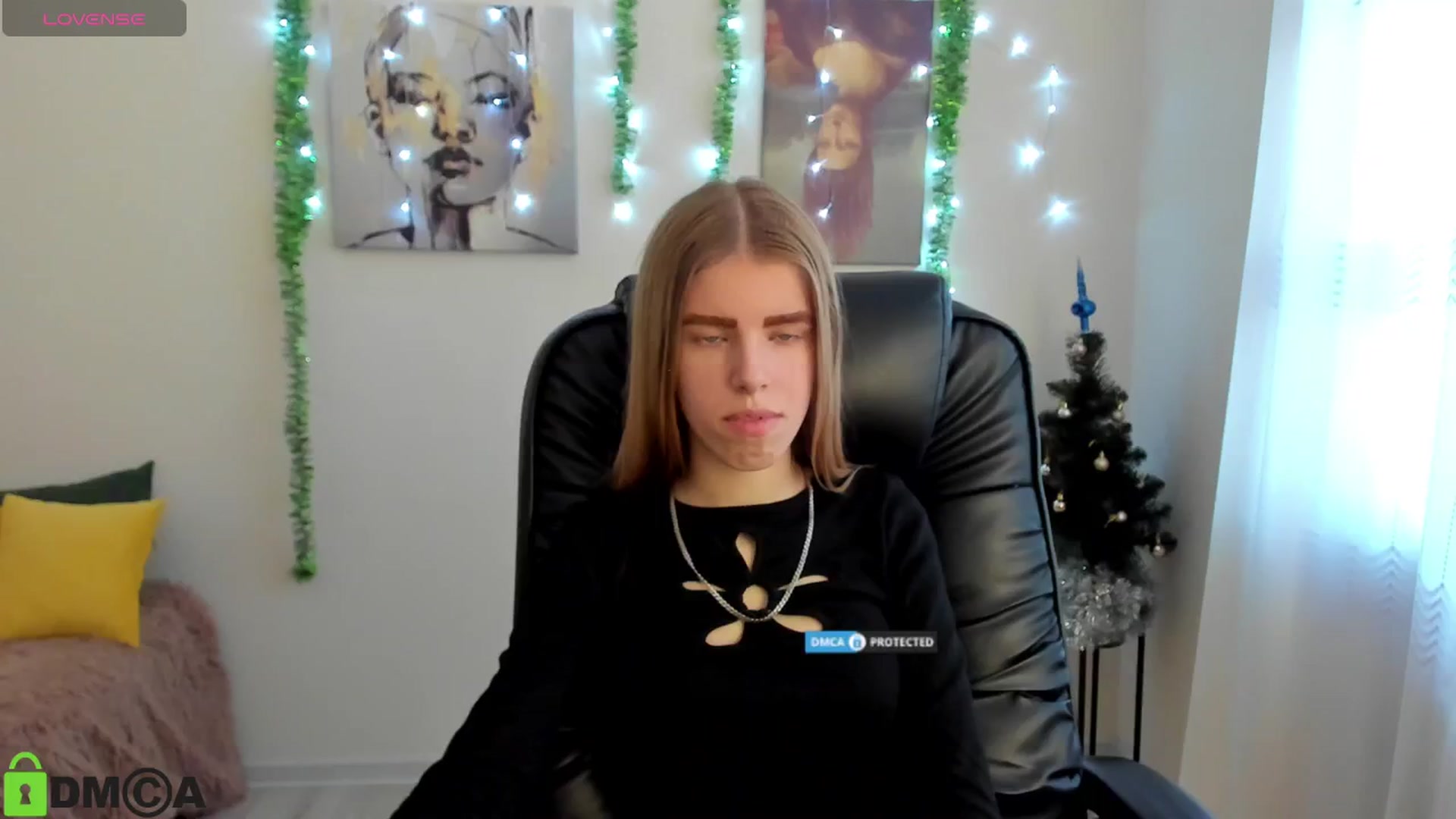 Gallery image thumbnail from Goldy_Emma's myfreecams stream on, 01/04/2025, 09:19 image 1 of 20
