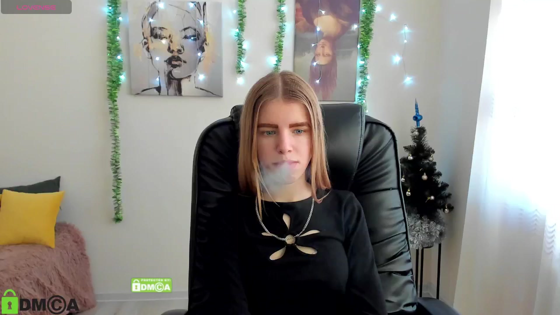 Gallery image thumbnail from Goldy_Emma's myfreecams stream on, 01/04/2025, 09:19 image 12 of 20