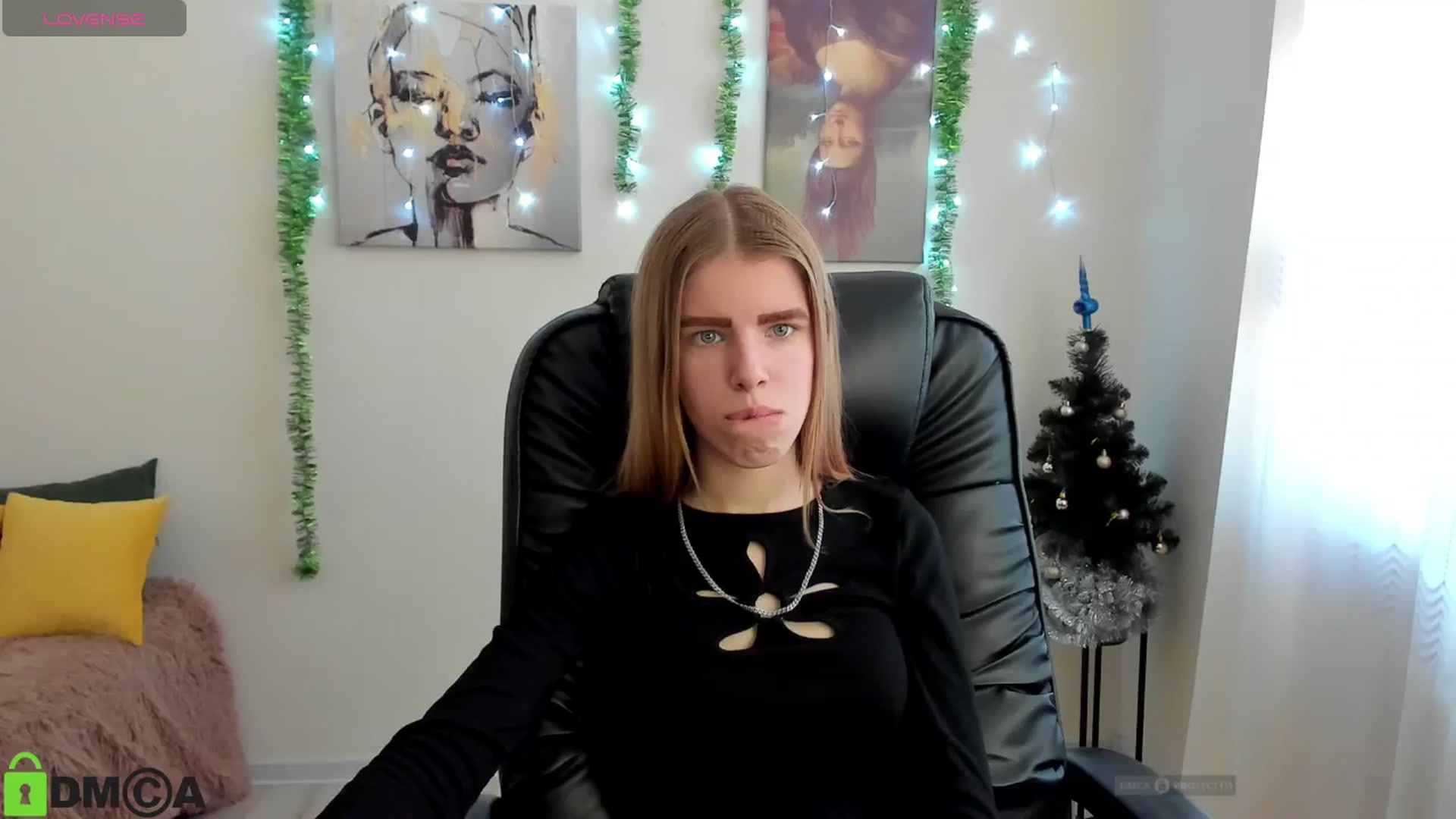 Gallery image thumbnail from Goldy_Emma's myfreecams stream on, 01/04/2025, 09:19 image 4 of 20