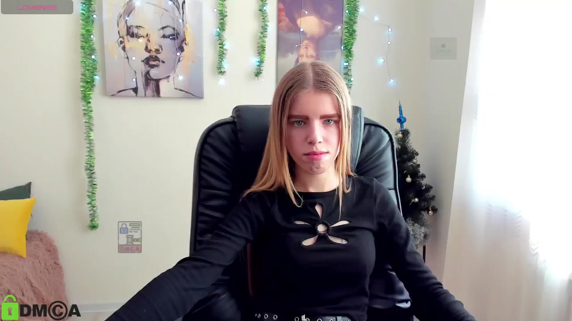 Gallery image thumbnail from Goldy_Emma's myfreecams stream on, 01/04/2025, 12:13 image 8 of 20
