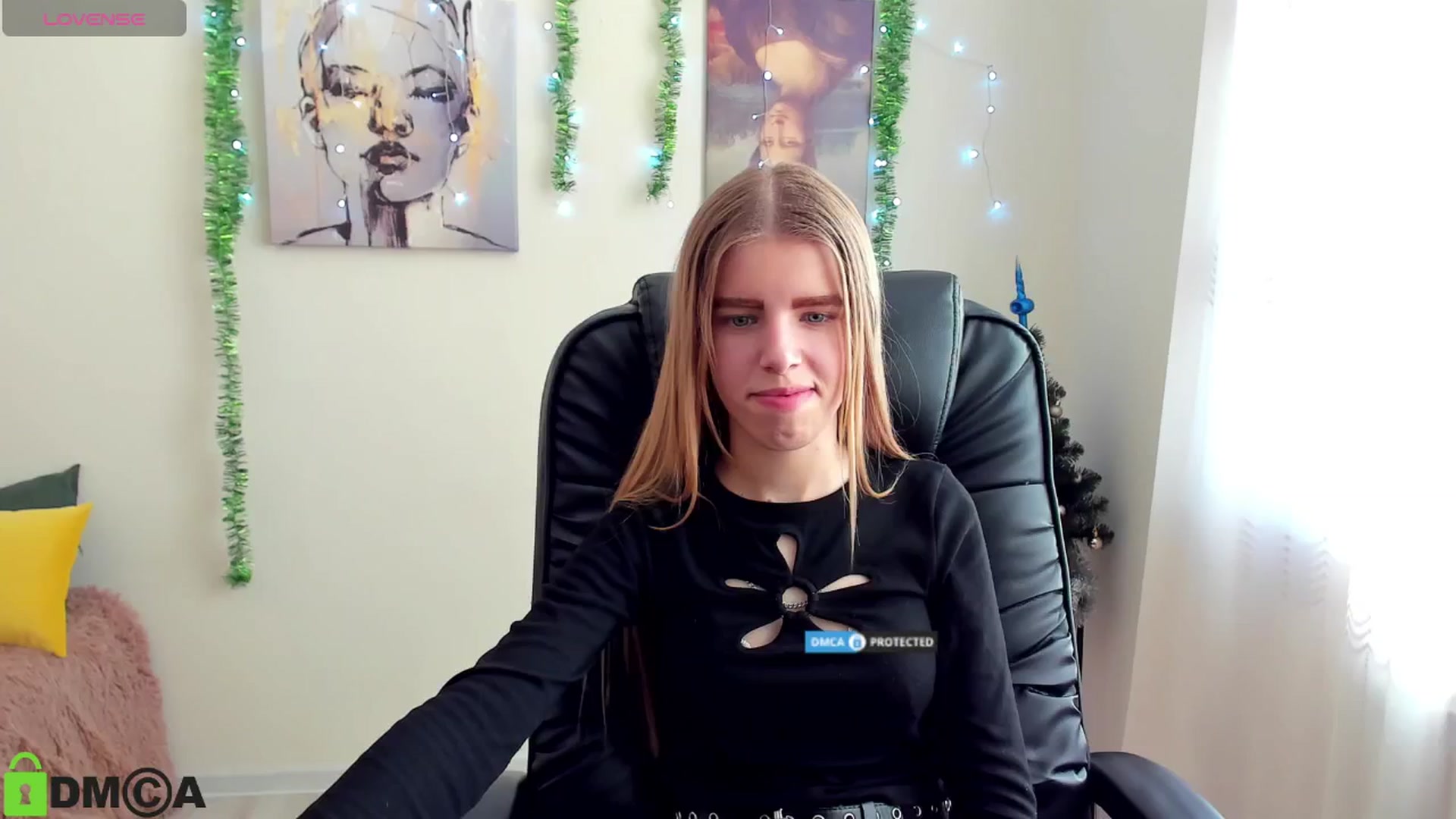 Gallery image thumbnail from Goldy_Emma's myfreecams stream on, 01/04/2025, 12:13 image 10 of 20
