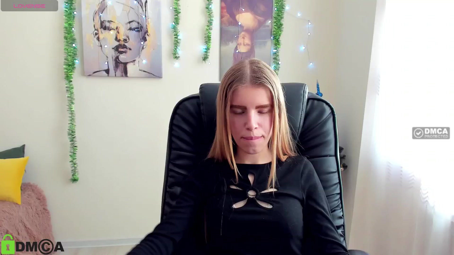 Gallery image thumbnail from Goldy_Emma's myfreecams stream on, 01/04/2025, 12:13 image 19 of 20