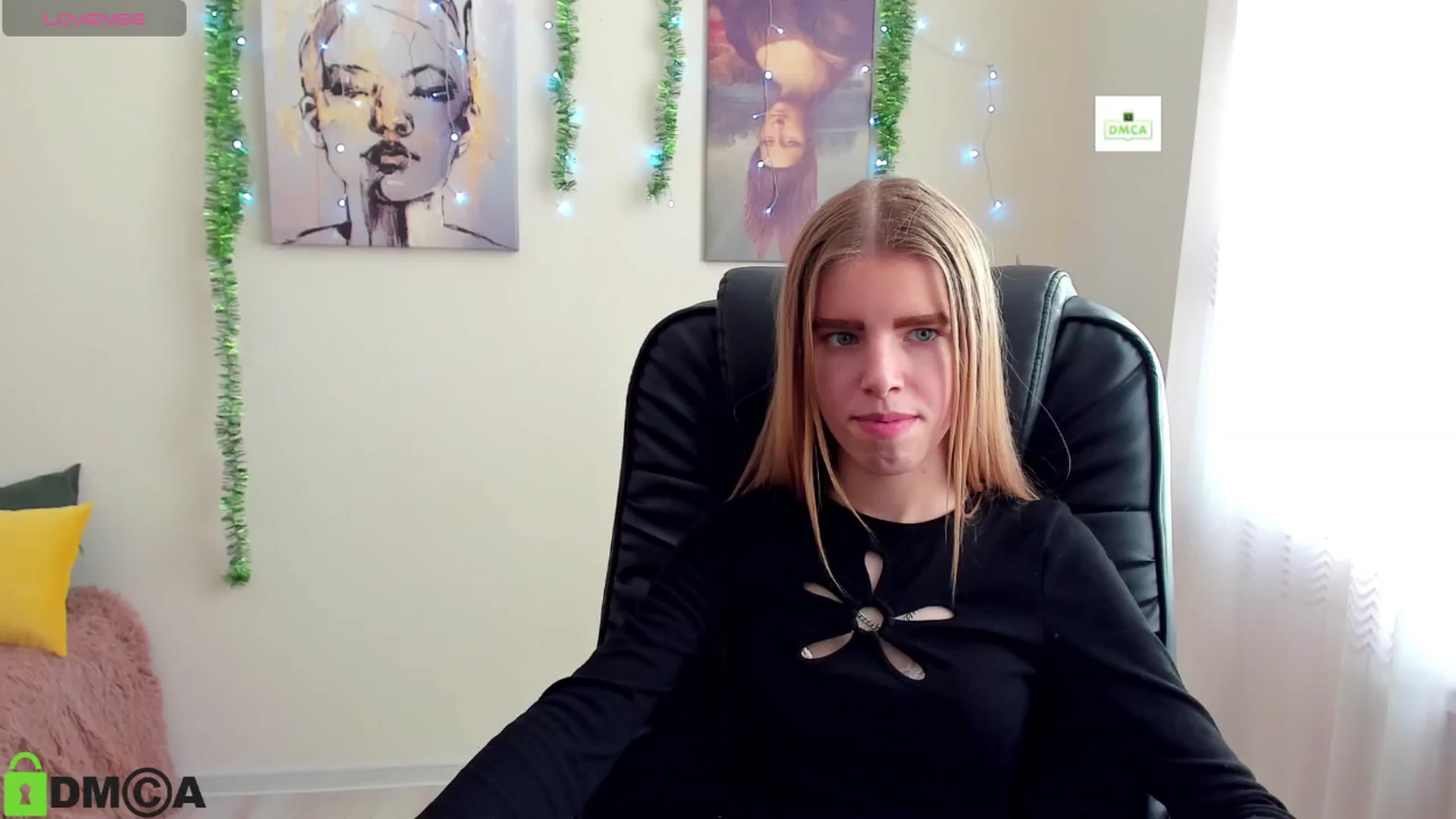 Gallery image thumbnail from Goldy_Emma's myfreecams stream on, 01/04/2025, 13:05 image 12 of 20