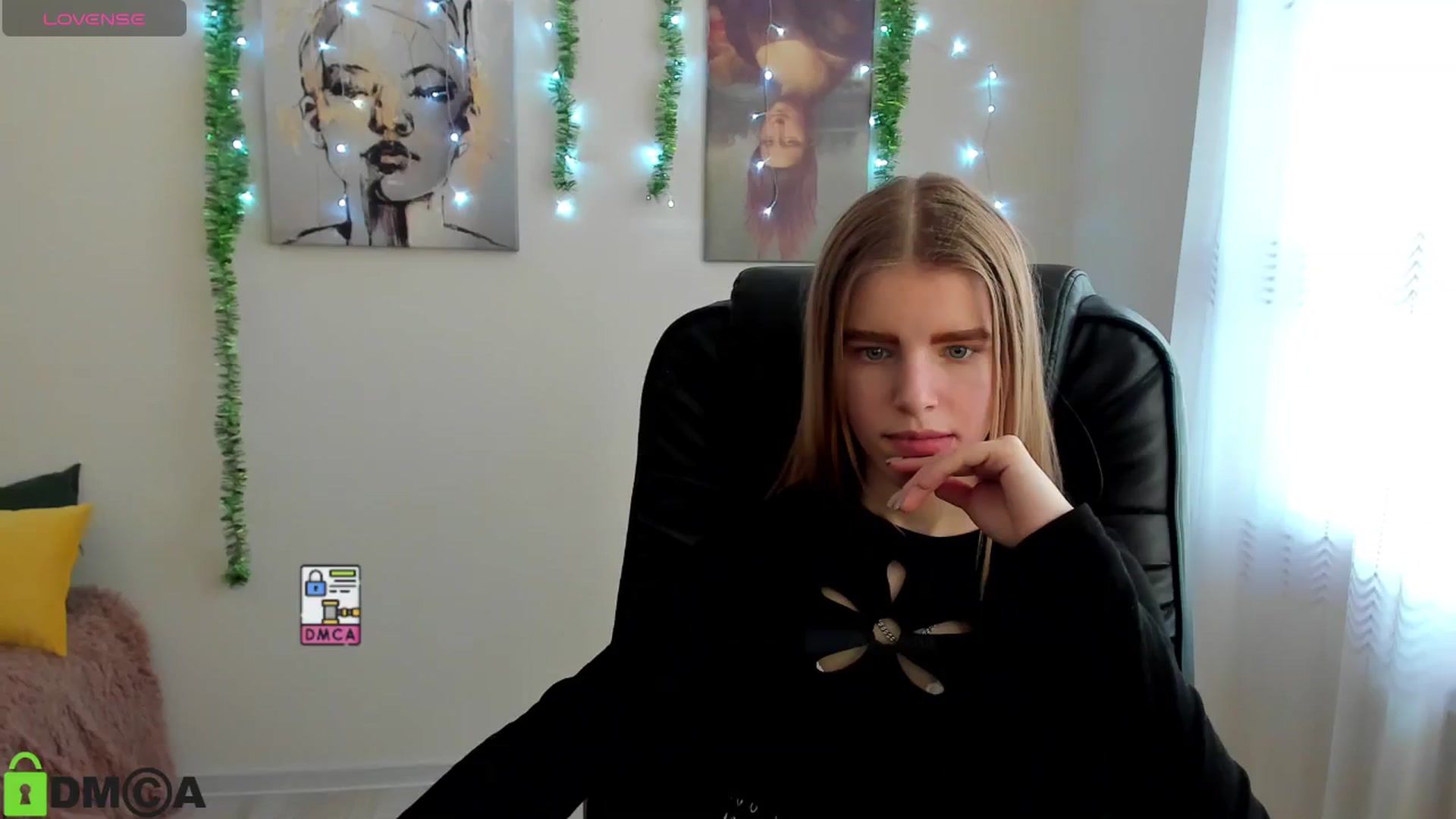 Gallery image thumbnail from Goldy_Emma's myfreecams stream on, 01/04/2025, 13:05 image 8 of 20