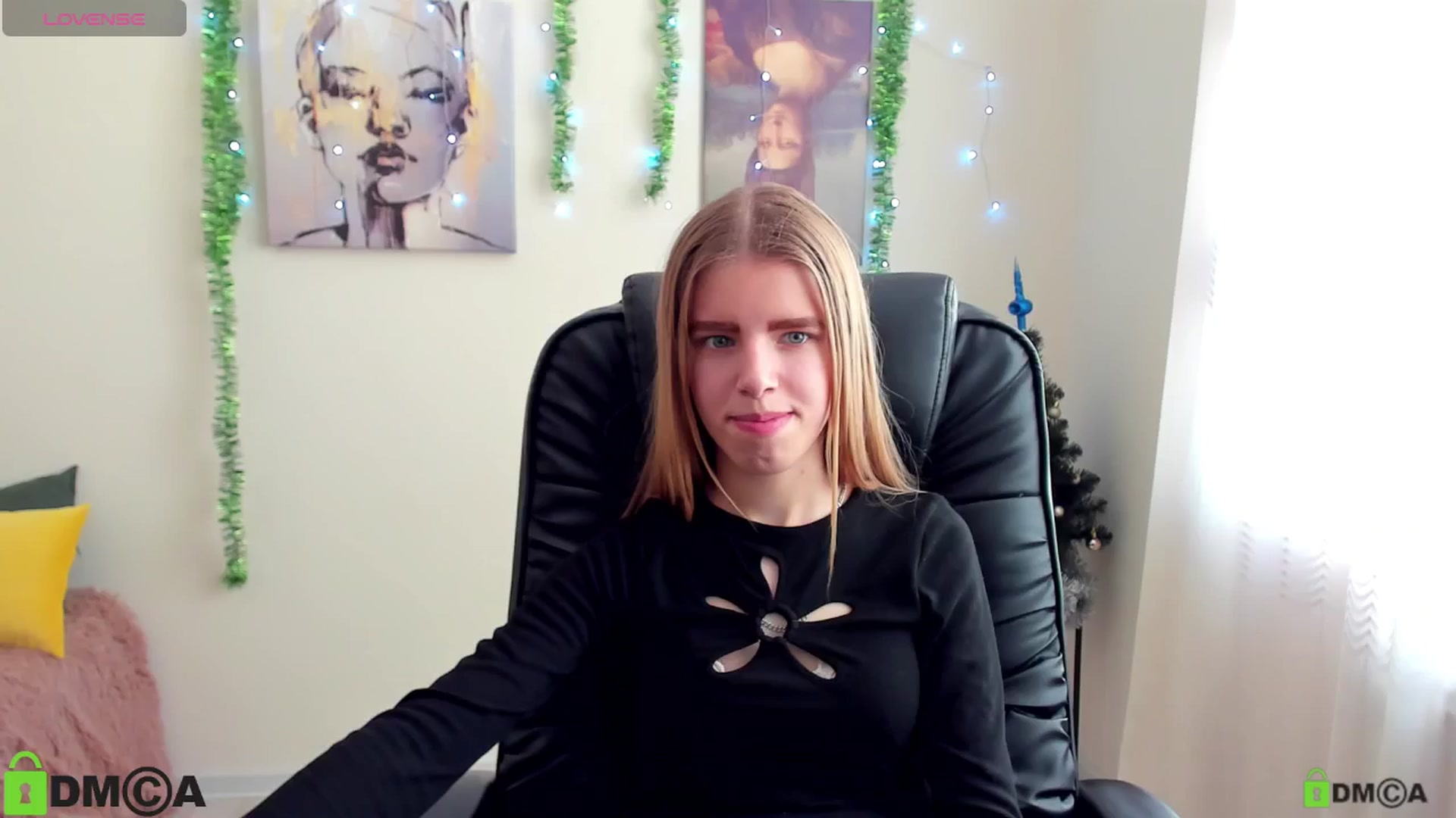Gallery image thumbnail from Goldy_Emma's myfreecams stream on, 01/04/2025, 13:05 image 16 of 20