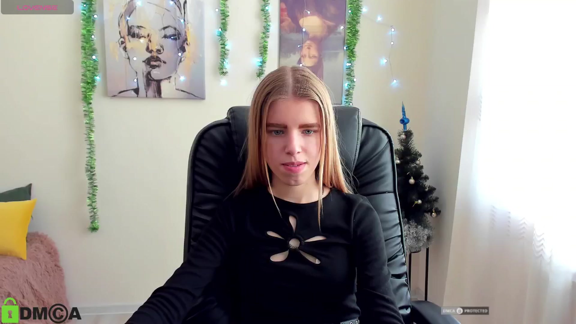 Gallery image thumbnail from Goldy_Emma's myfreecams stream on, 01/04/2025, 13:05 image 3 of 20