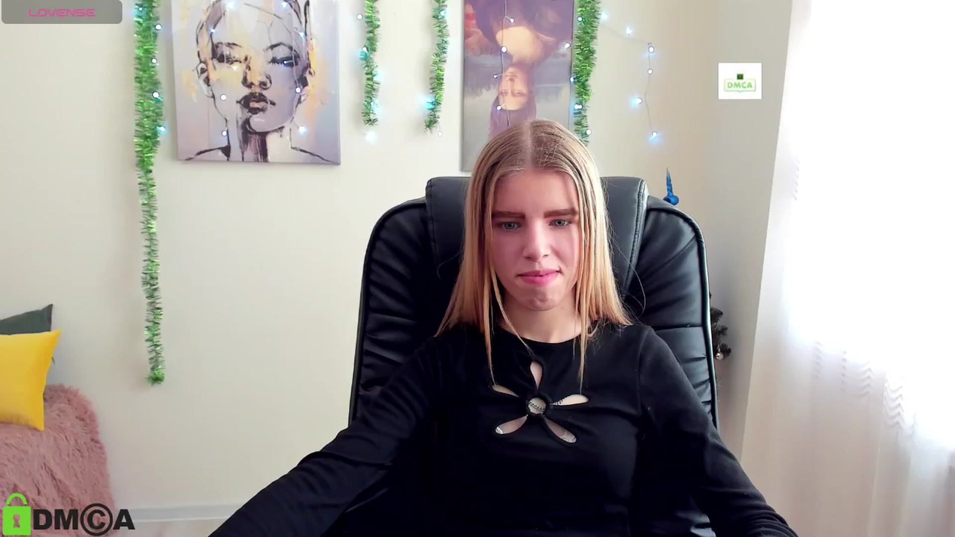 Gallery image thumbnail from Goldy_Emma's myfreecams stream on, 01/04/2025, 13:05 image 14 of 20