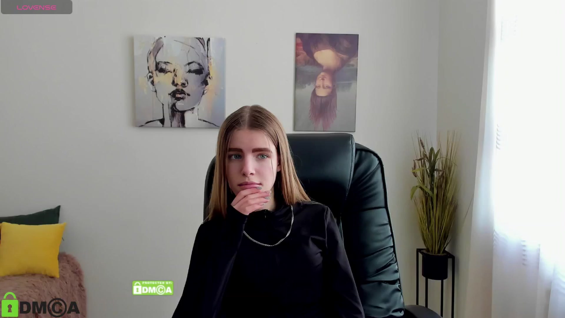 Gallery image thumbnail from Goldy_Emma's myfreecams stream on, 01/09/2025, 13:05 image 18 of 20