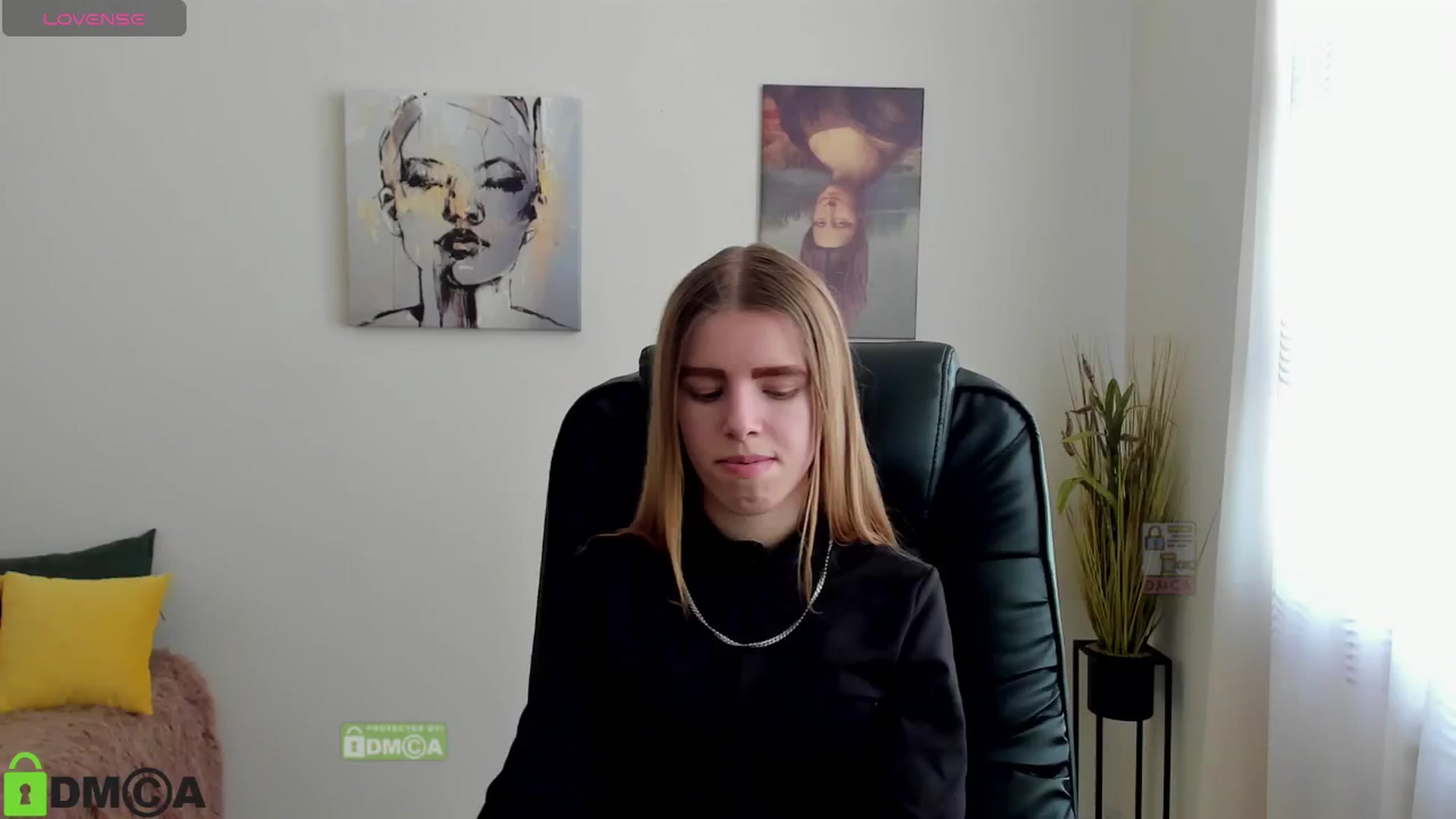 Gallery image thumbnail from Goldy_Emma's myfreecams stream on, 01/09/2025, 13:05 image 14 of 20
