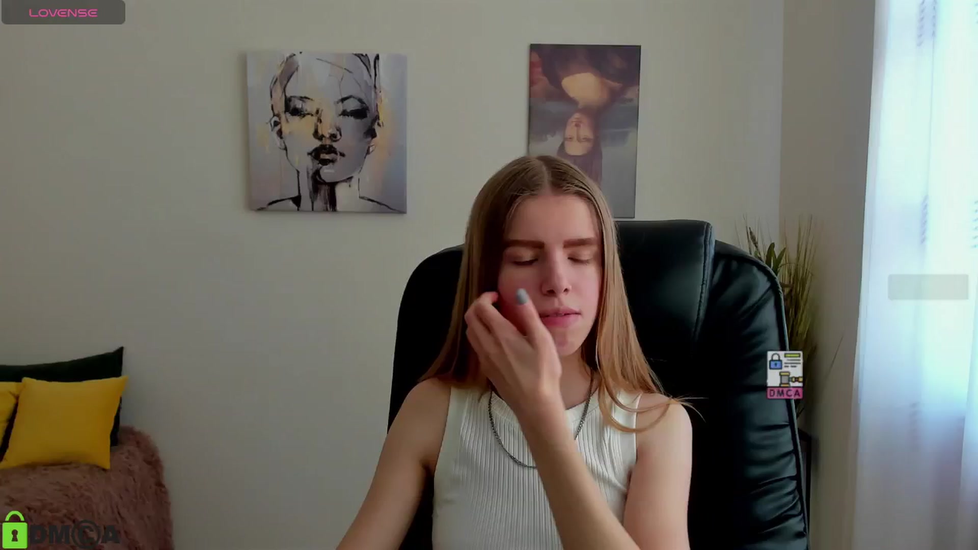 Gallery image thumbnail from Goldy_Emma's myfreecams stream on, 01/11/2025, 10:00 image 13 of 20