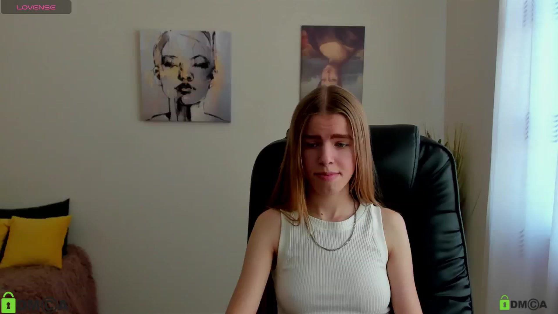 Gallery image thumbnail from Goldy_Emma's myfreecams stream on, 01/11/2025, 10:00 image 19 of 20