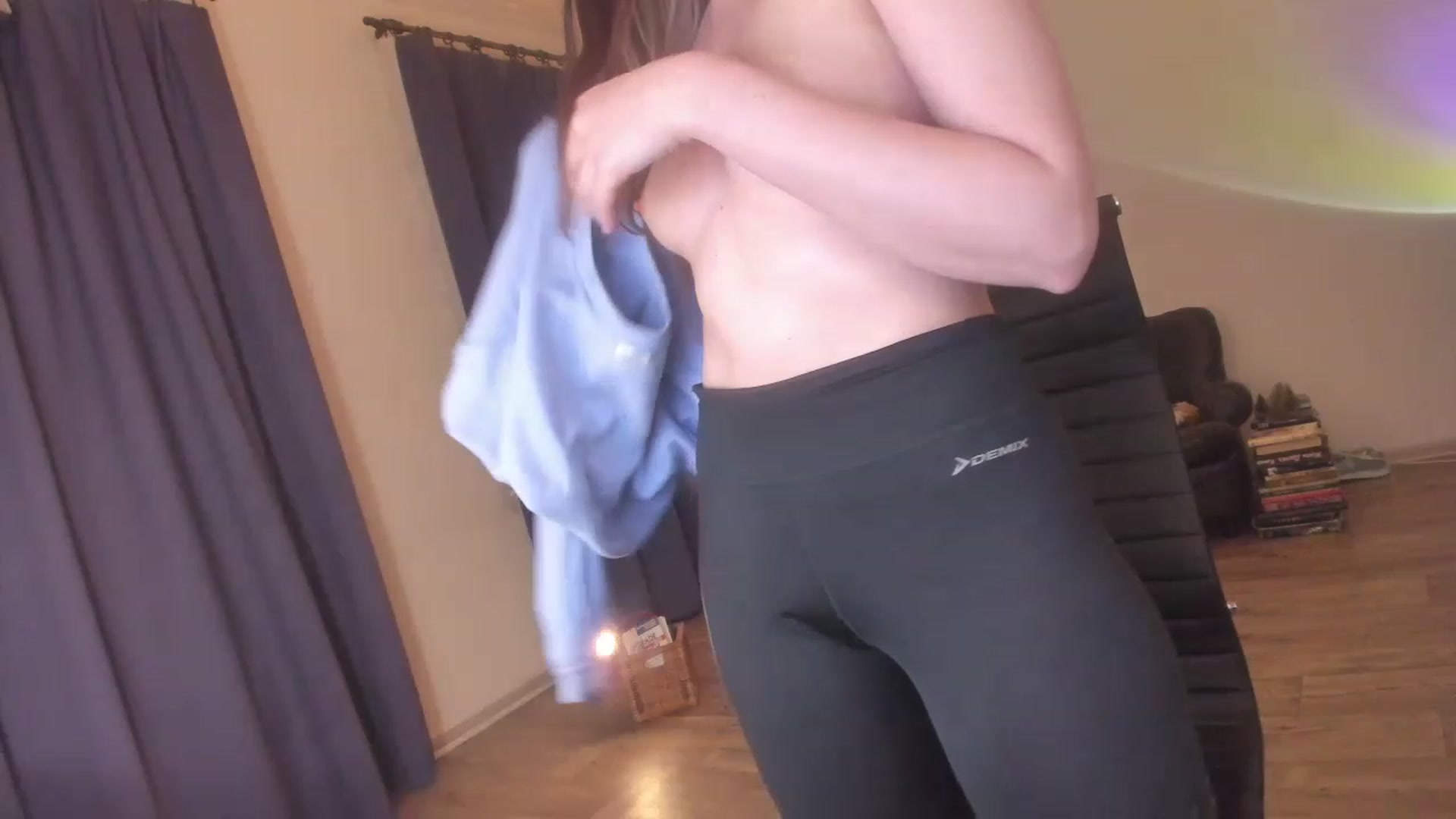 Gallery image thumbnail from Golightly_9's myfreecams stream on, 11/27/2022, 22:01 image 3 of 20
