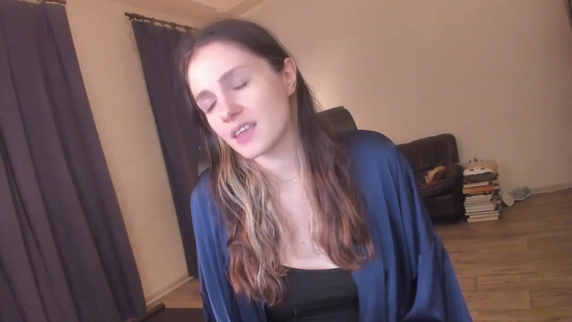Gallery image thumbnail from Golightly_9's myfreecams stream on, 12/27/2022, 21:58 image 12 of 20