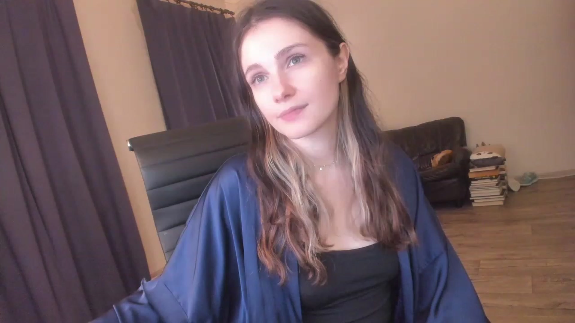 Gallery image thumbnail from Golightly_9's myfreecams stream on, 12/27/2022, 21:58 image 19 of 20