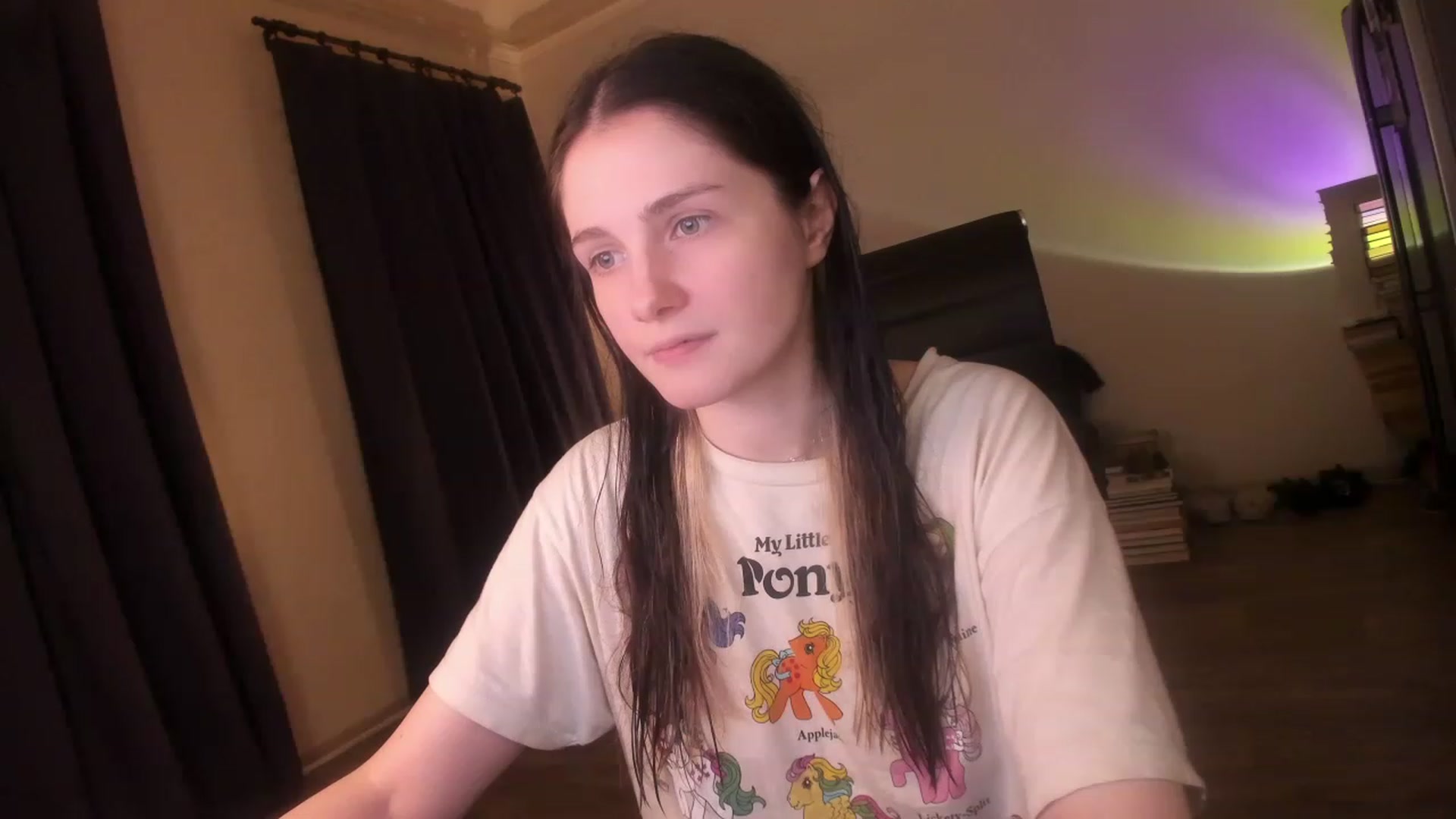 Gallery image thumbnail from Golightly_9's myfreecams stream on, 03/12/2023, 20:50 image 18 of 20