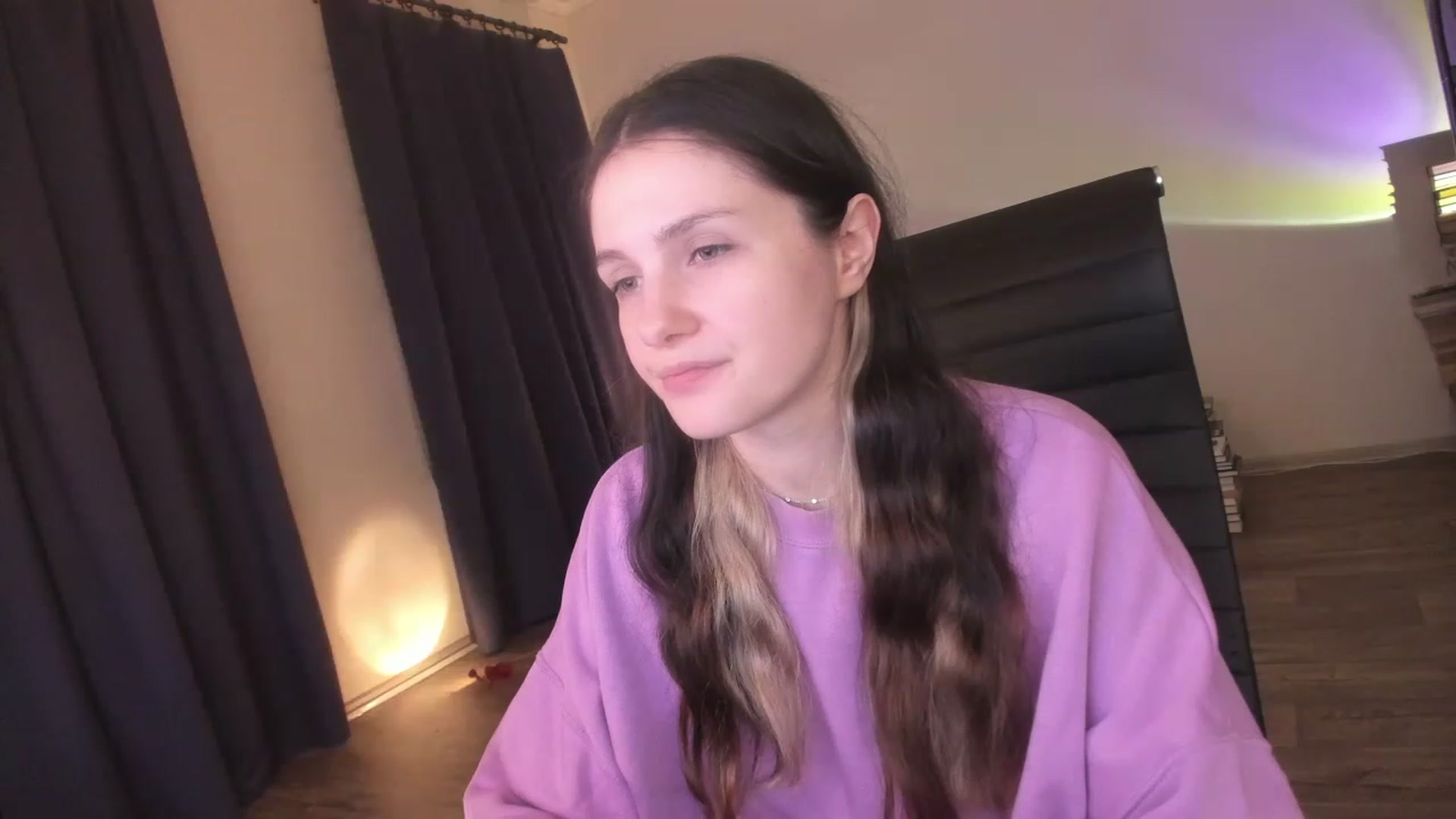Gallery image thumbnail from Golightly_9's myfreecams stream on, 04/06/2023, 22:02 image 2 of 20