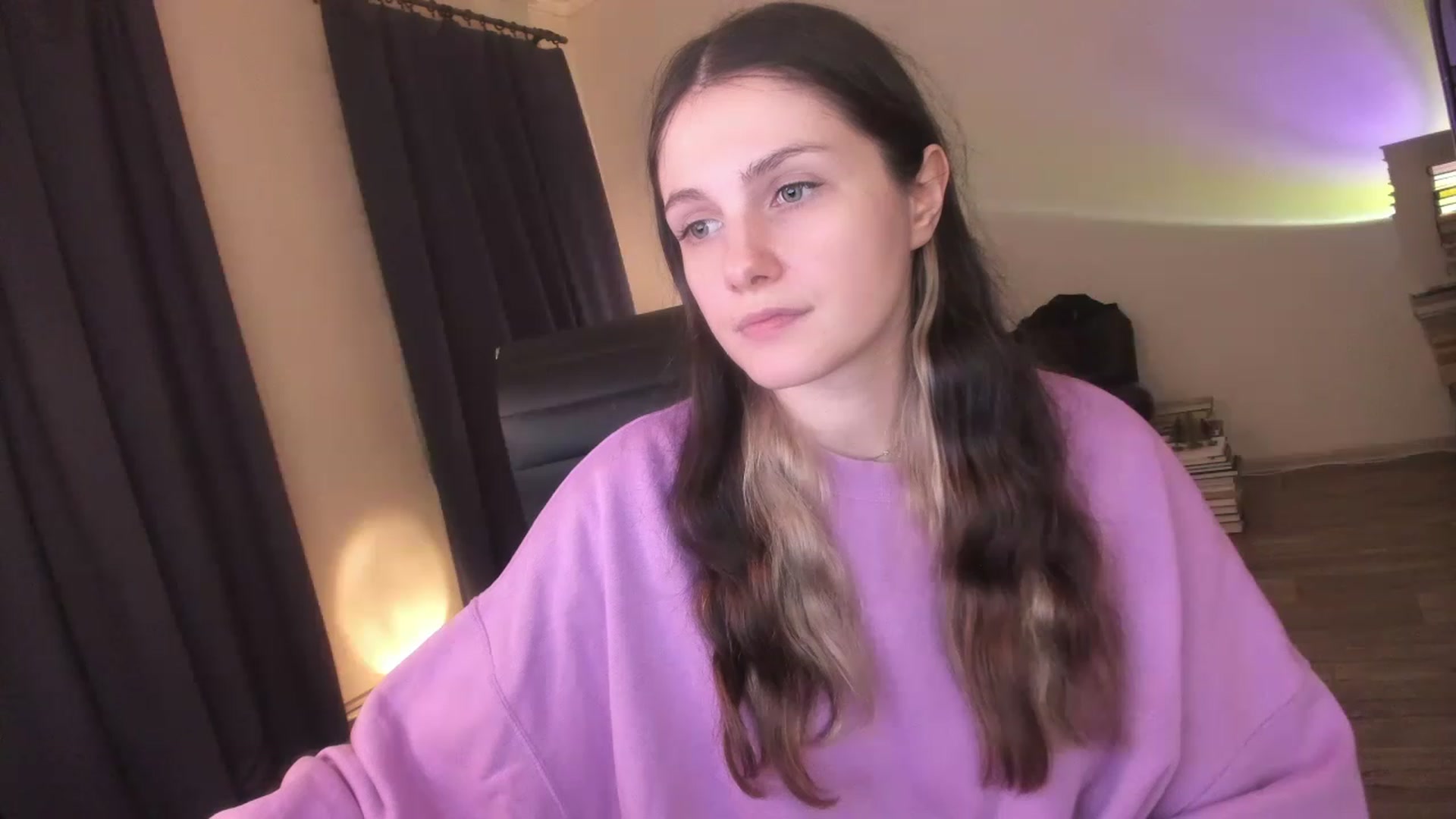 Gallery image thumbnail from Golightly_9's myfreecams stream on, 04/06/2023, 22:02 image 8 of 20