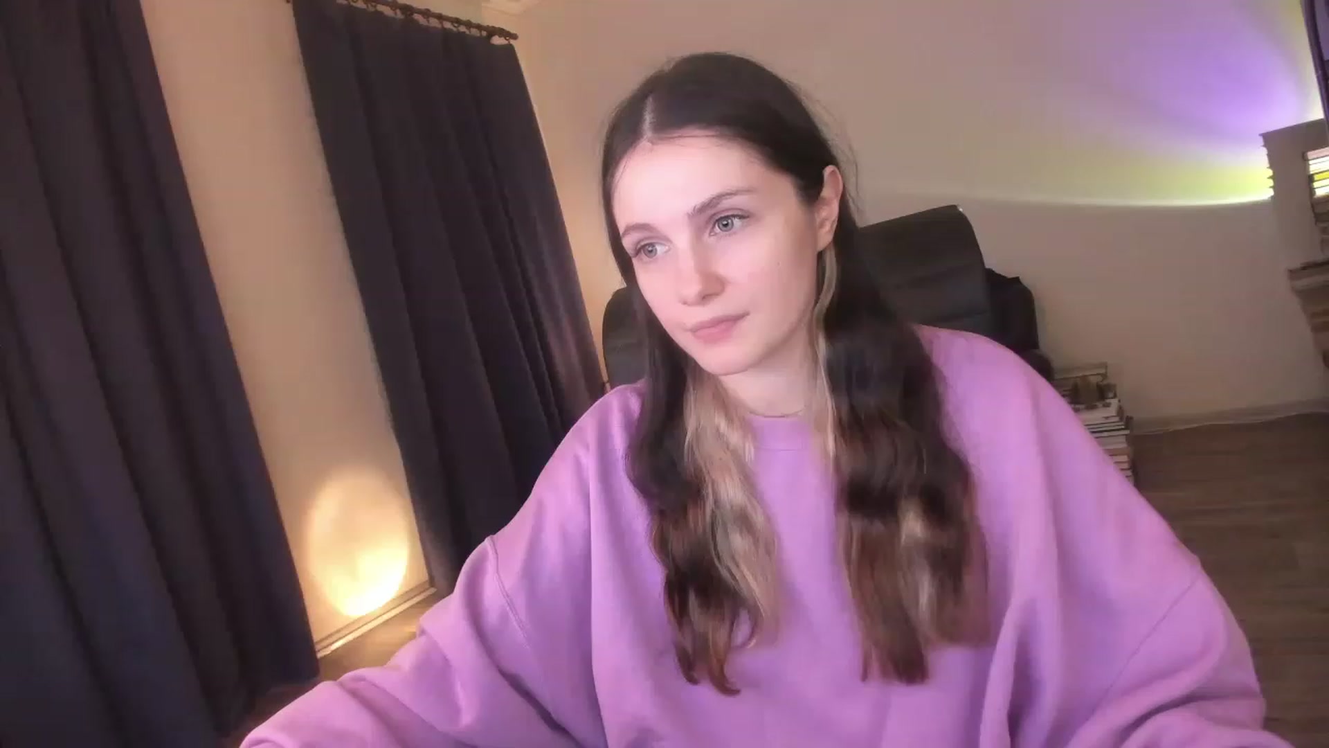 Gallery image thumbnail from Golightly_9's myfreecams stream on, 04/06/2023, 22:02 image 3 of 20
