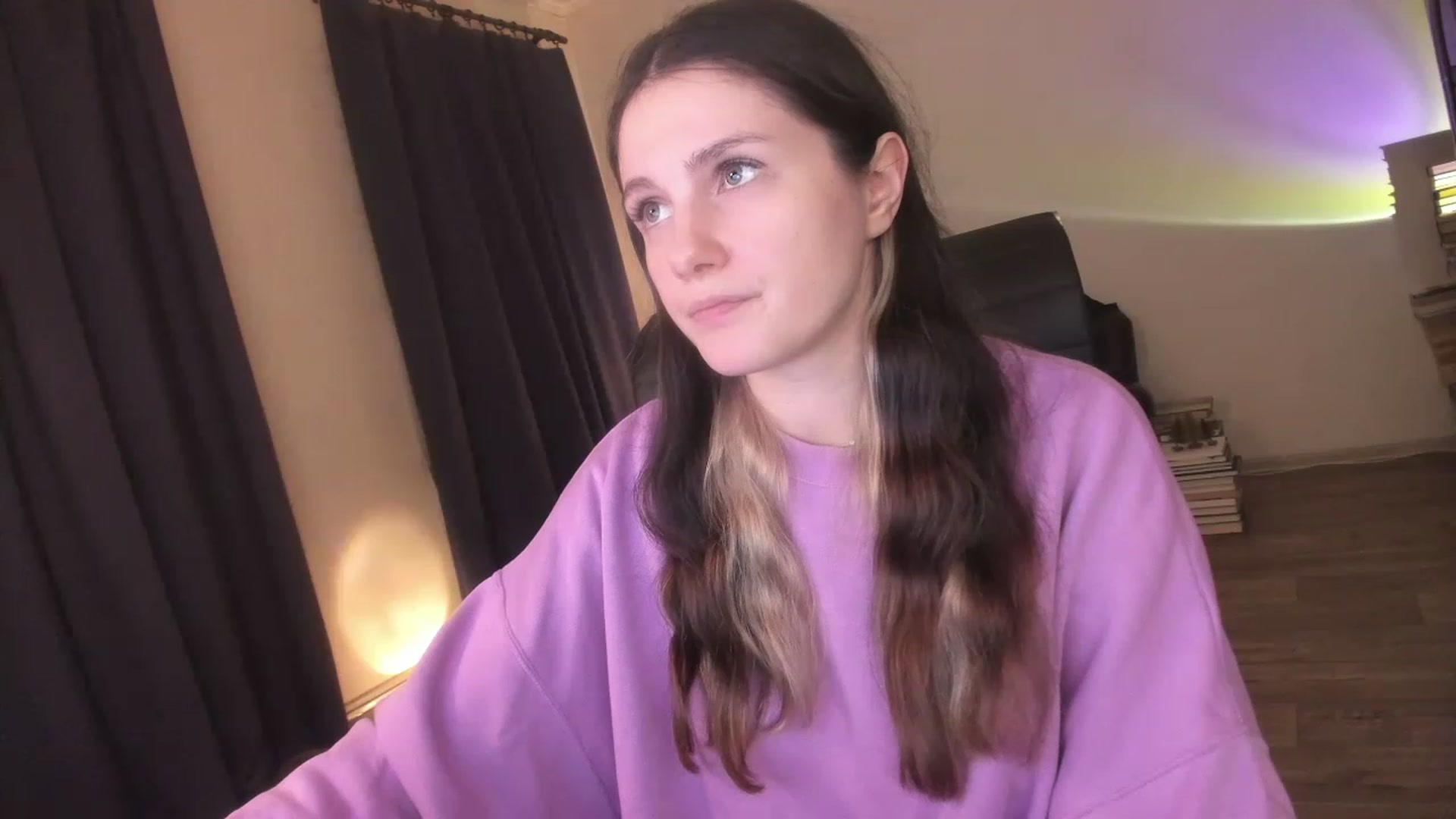 Gallery image thumbnail from Golightly_9's myfreecams stream on, 04/06/2023, 22:02 image 10 of 20