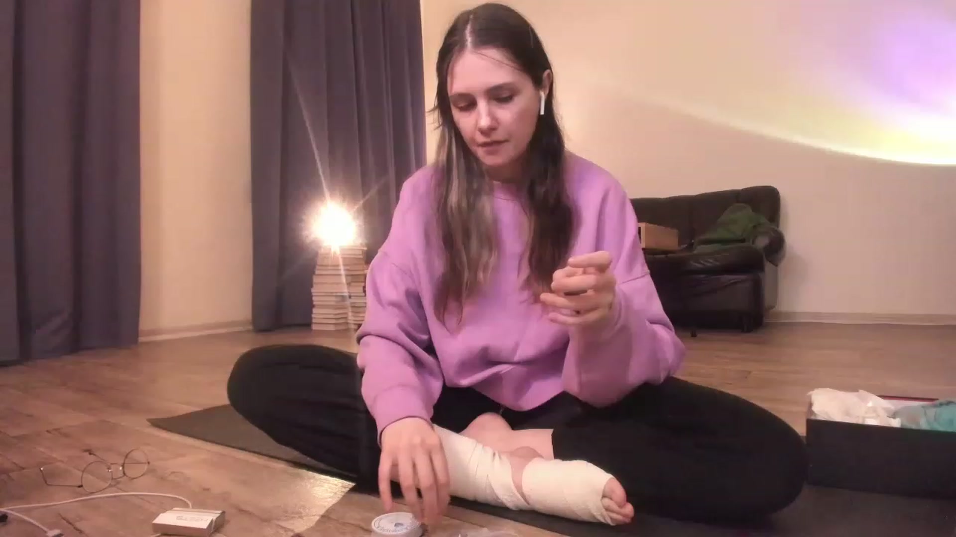 Gallery image thumbnail from Golightly_9's myfreecams stream on, 04/18/2023, 21:00 image 14 of 20