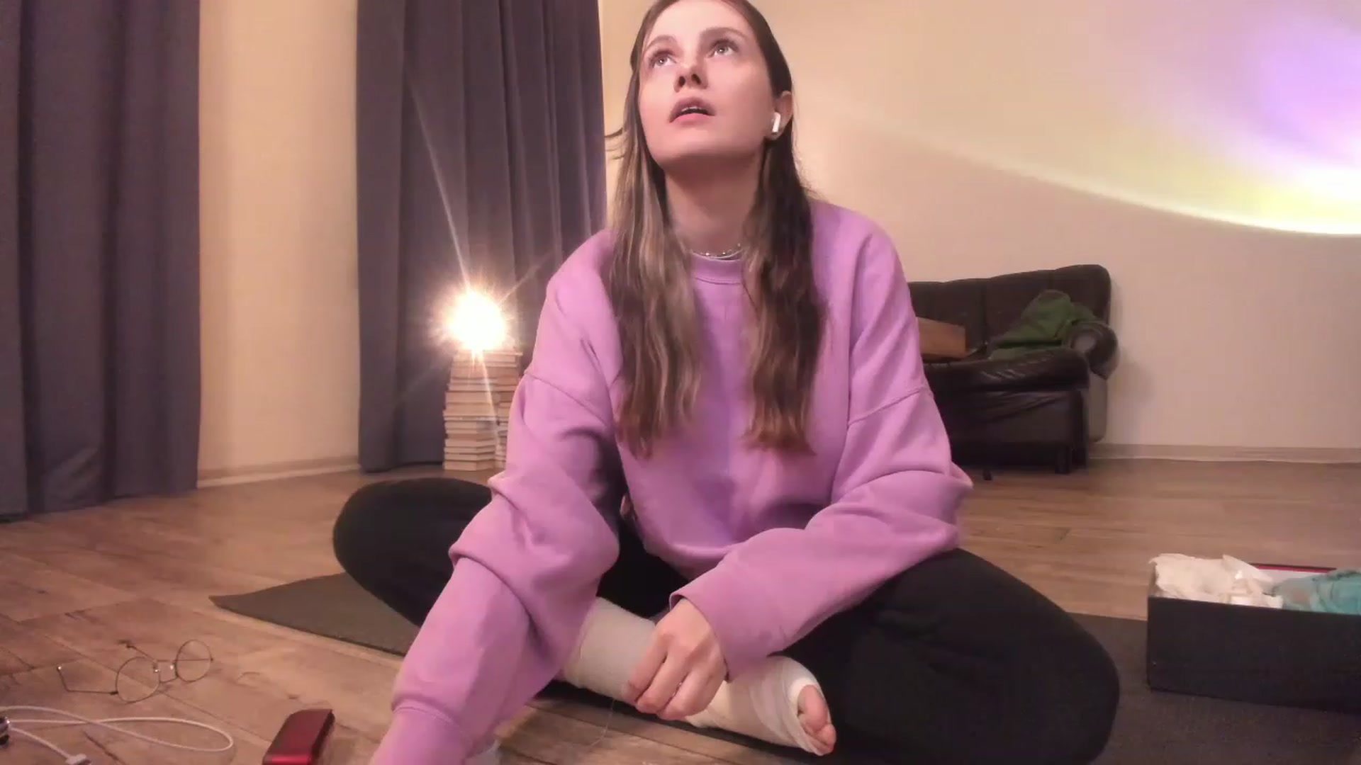 Gallery image thumbnail from Golightly_9's myfreecams stream on, 04/18/2023, 21:00 image 4 of 20