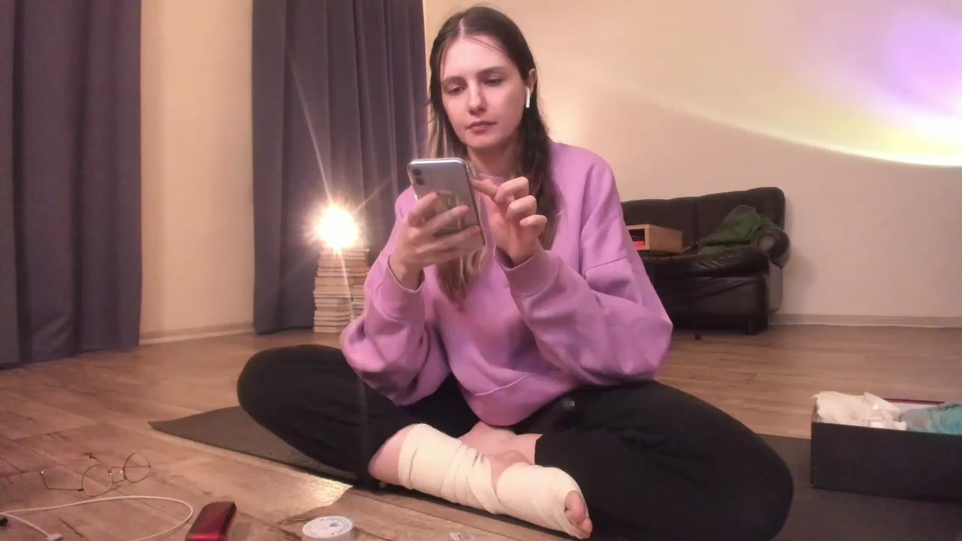Gallery image thumbnail from Golightly_9's myfreecams stream on, 04/18/2023, 21:00 image 8 of 20
