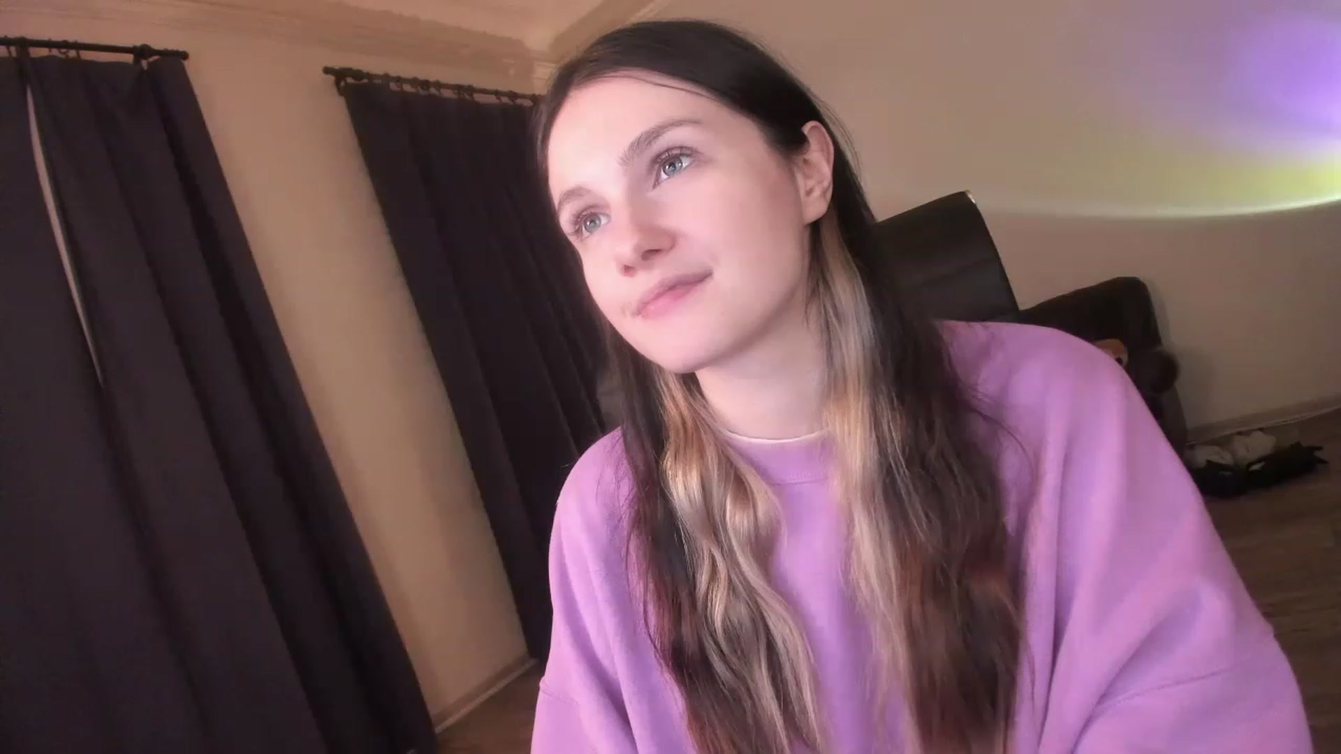 Gallery image thumbnail from Golightly_9's myfreecams stream on, 04/27/2023, 21:05 image 14 of 20