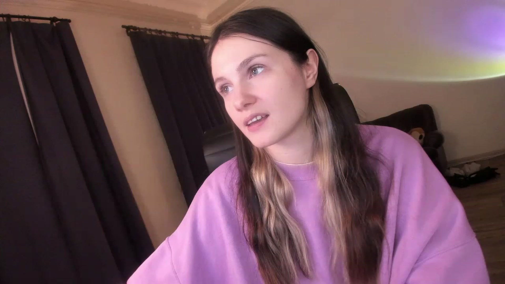 Gallery image thumbnail from Golightly_9's myfreecams stream on, 04/27/2023, 21:05 image 7 of 20