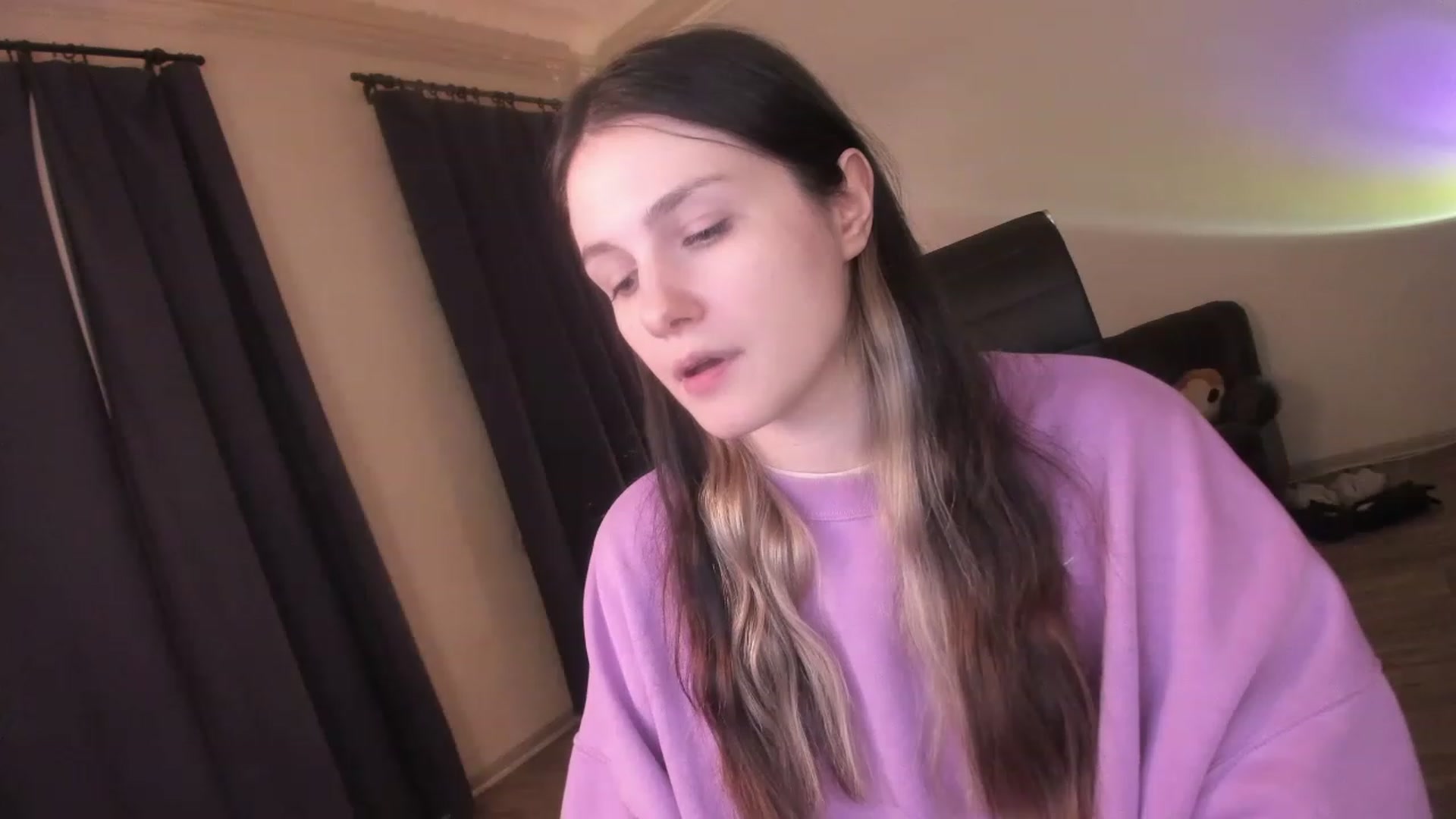 Gallery image thumbnail from Golightly_9's myfreecams stream on, 04/27/2023, 21:05 image 2 of 20