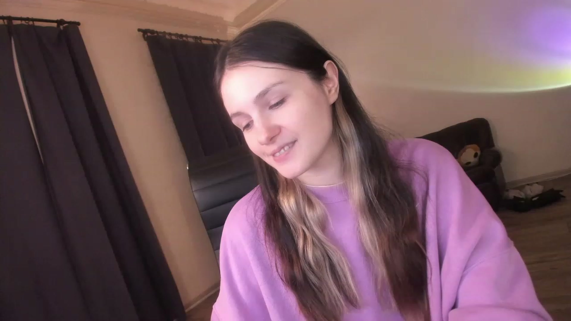 Gallery image thumbnail from Golightly_9's myfreecams stream on, 04/27/2023, 21:05 image 10 of 20