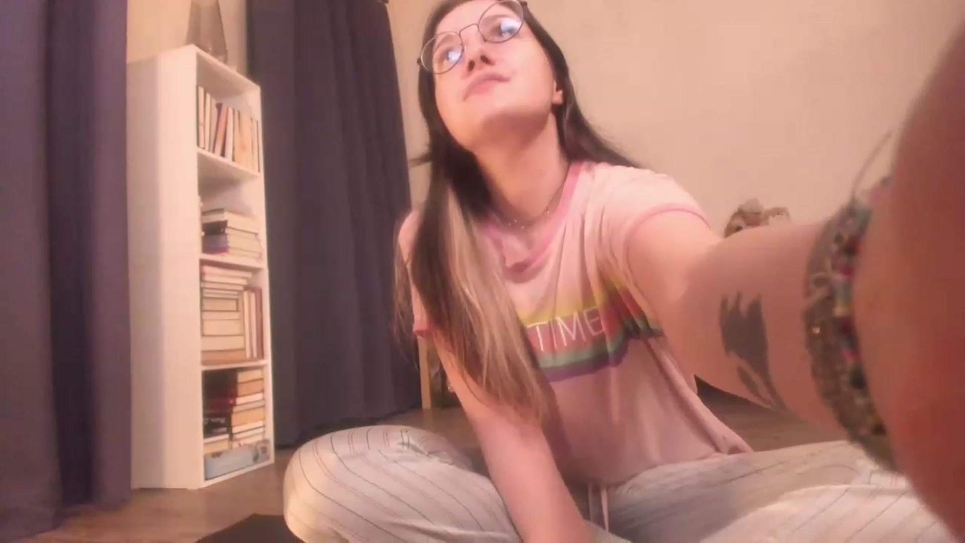 Gallery image thumbnail from Golightly_9's myfreecams stream on, 07/27/2023, 21:03 image 4 of 20